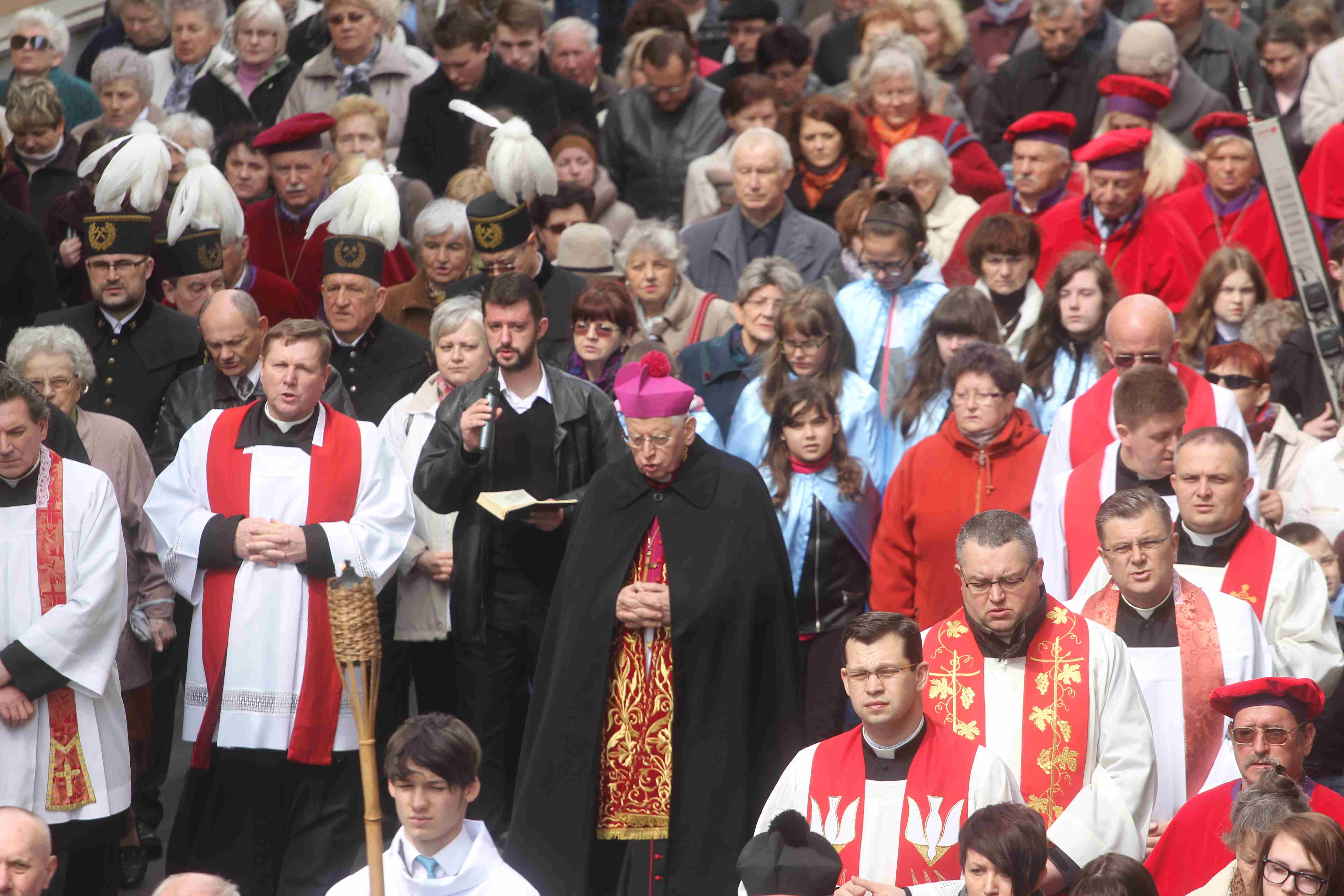 Wielki Piątek. W tym roku bez Drogi Krzyżowej po ulicach Legnicy