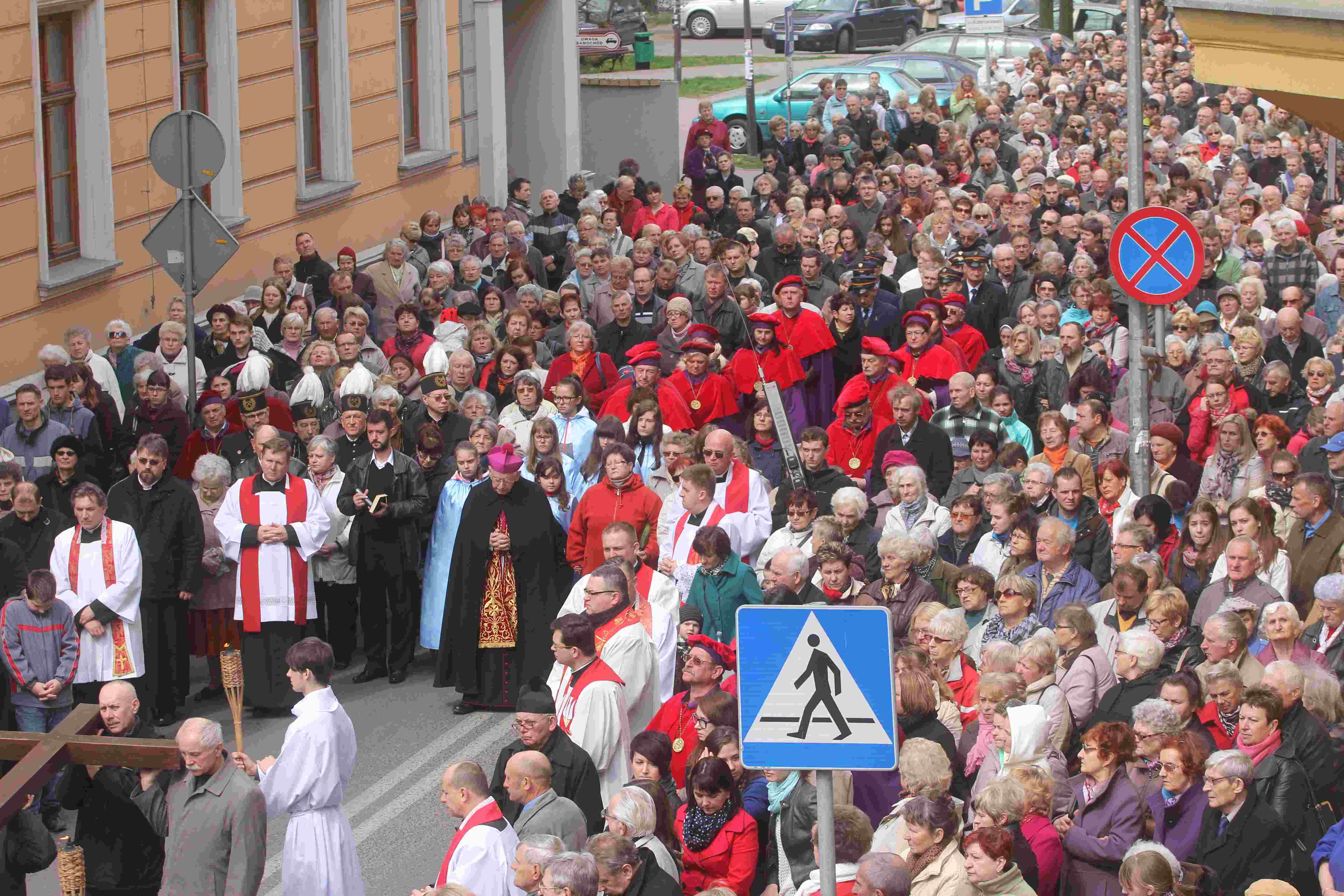 Wielki Piątek. W tym roku bez Drogi Krzyżowej po ulicach Legnicy