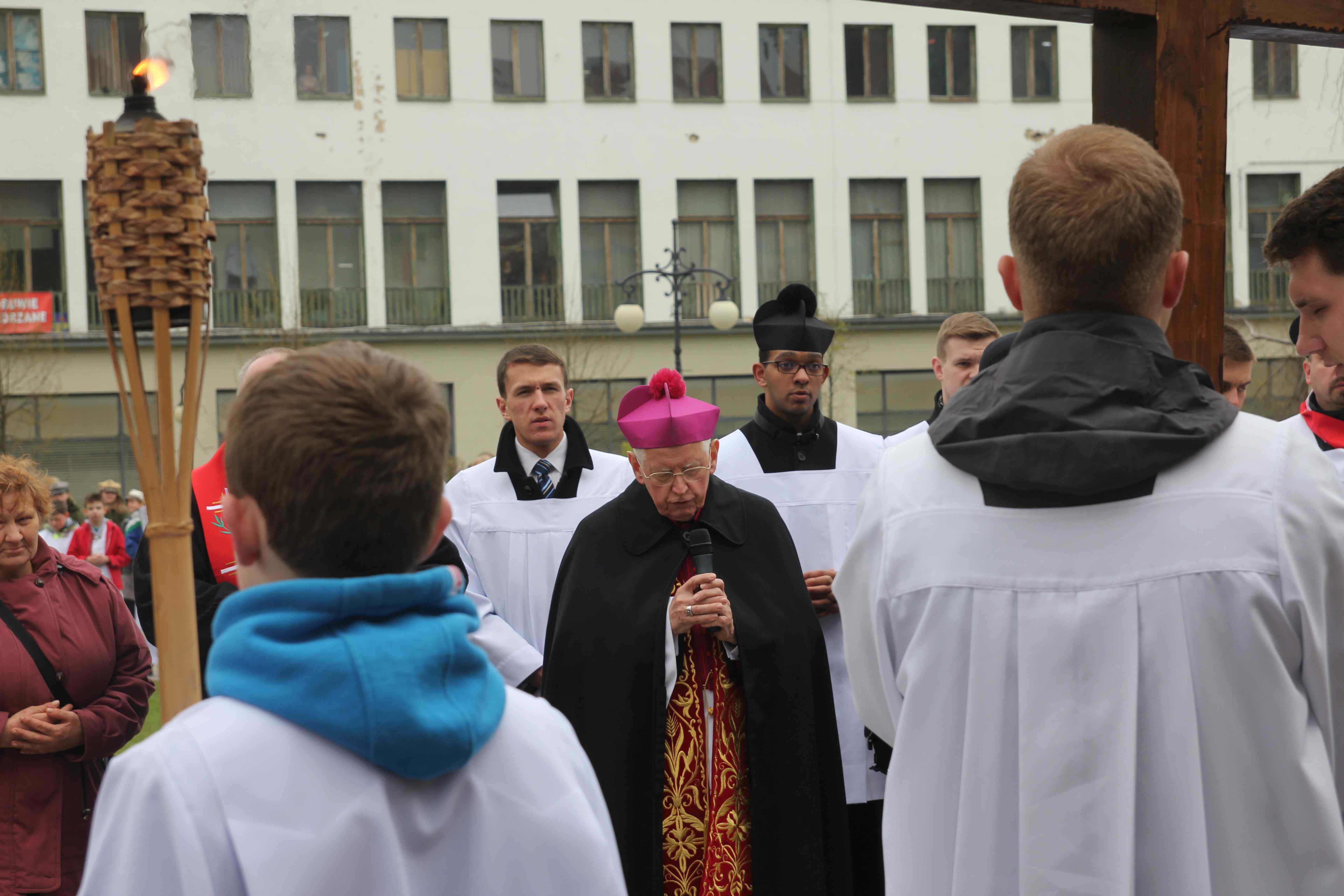 Wielki Piątek. W tym roku bez Drogi Krzyżowej po ulicach Legnicy