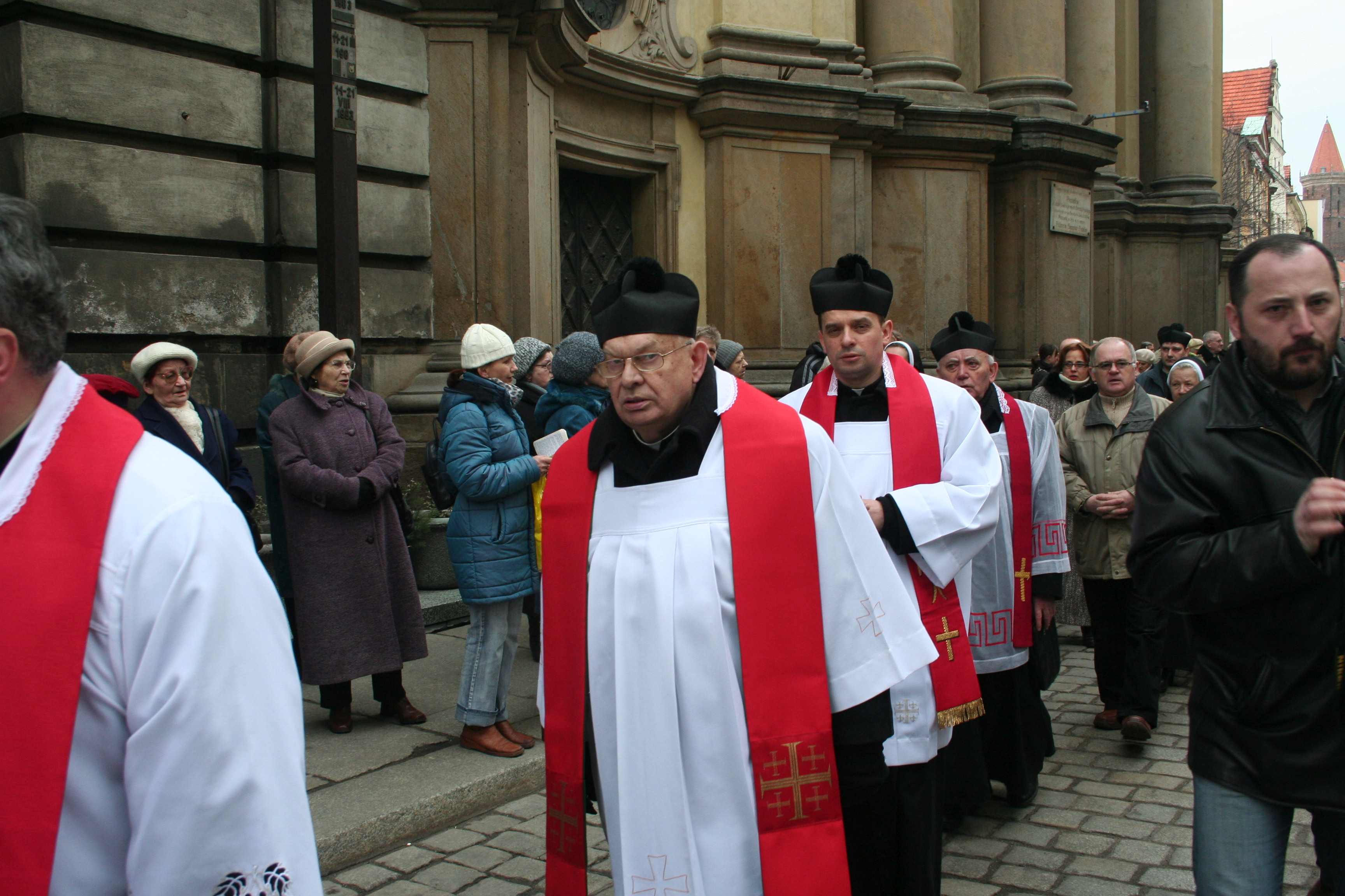 Wielki Piątek. W tym roku bez Drogi Krzyżowej po ulicach Legnicy