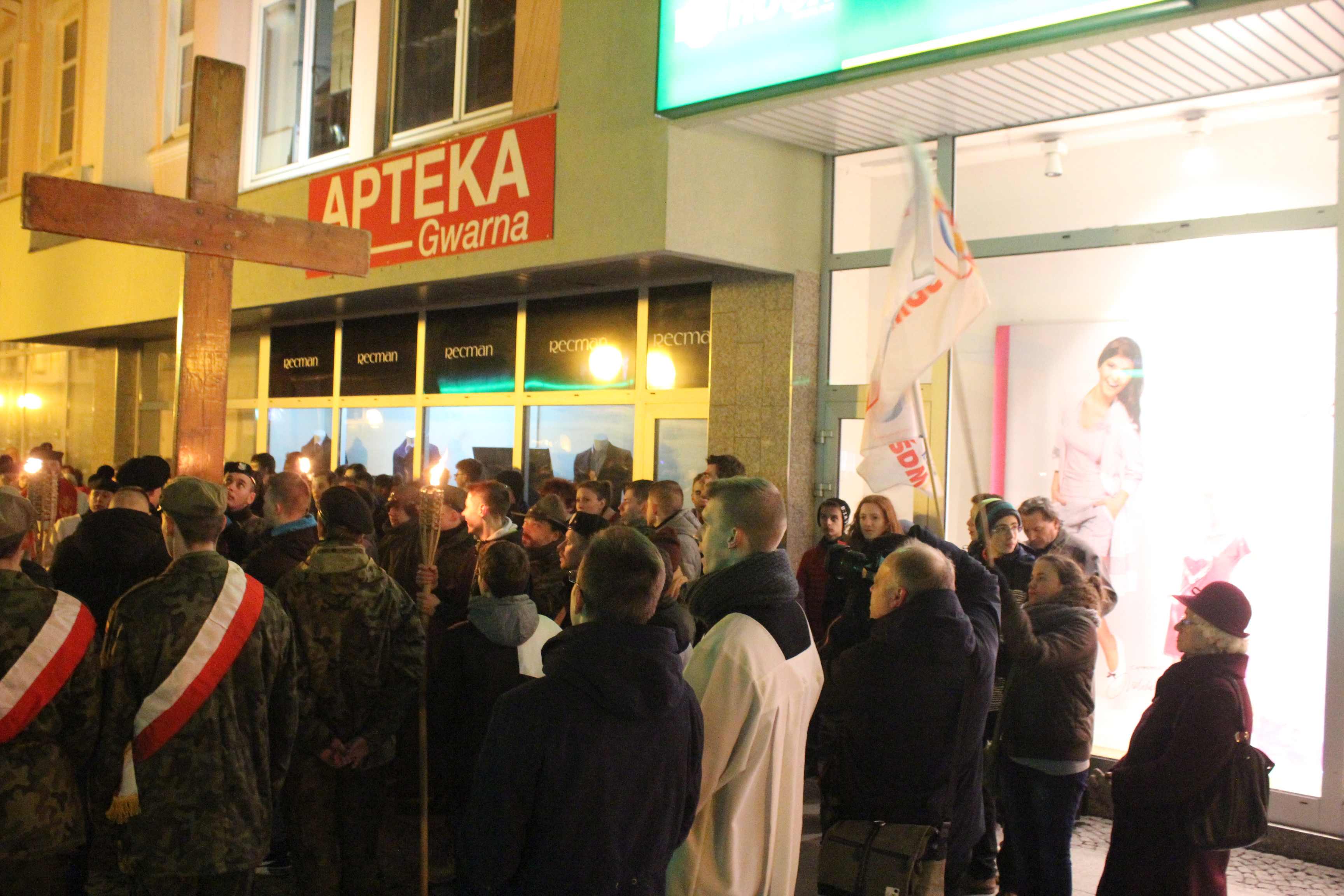 Wielki Piątek. W tym roku bez Drogi Krzyżowej po ulicach Legnicy