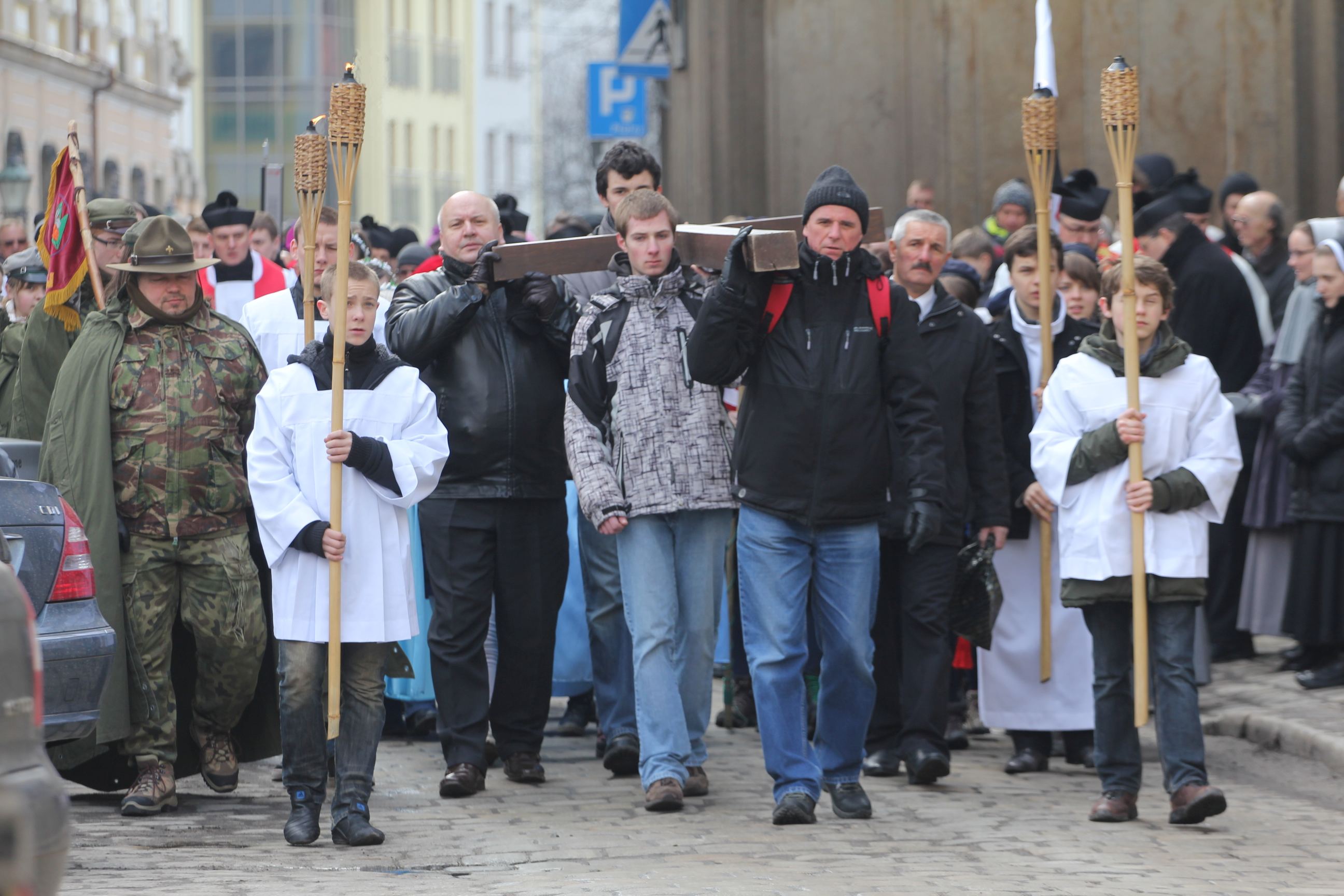 Wielki Piątek. W tym roku bez Drogi Krzyżowej po ulicach Legnicy