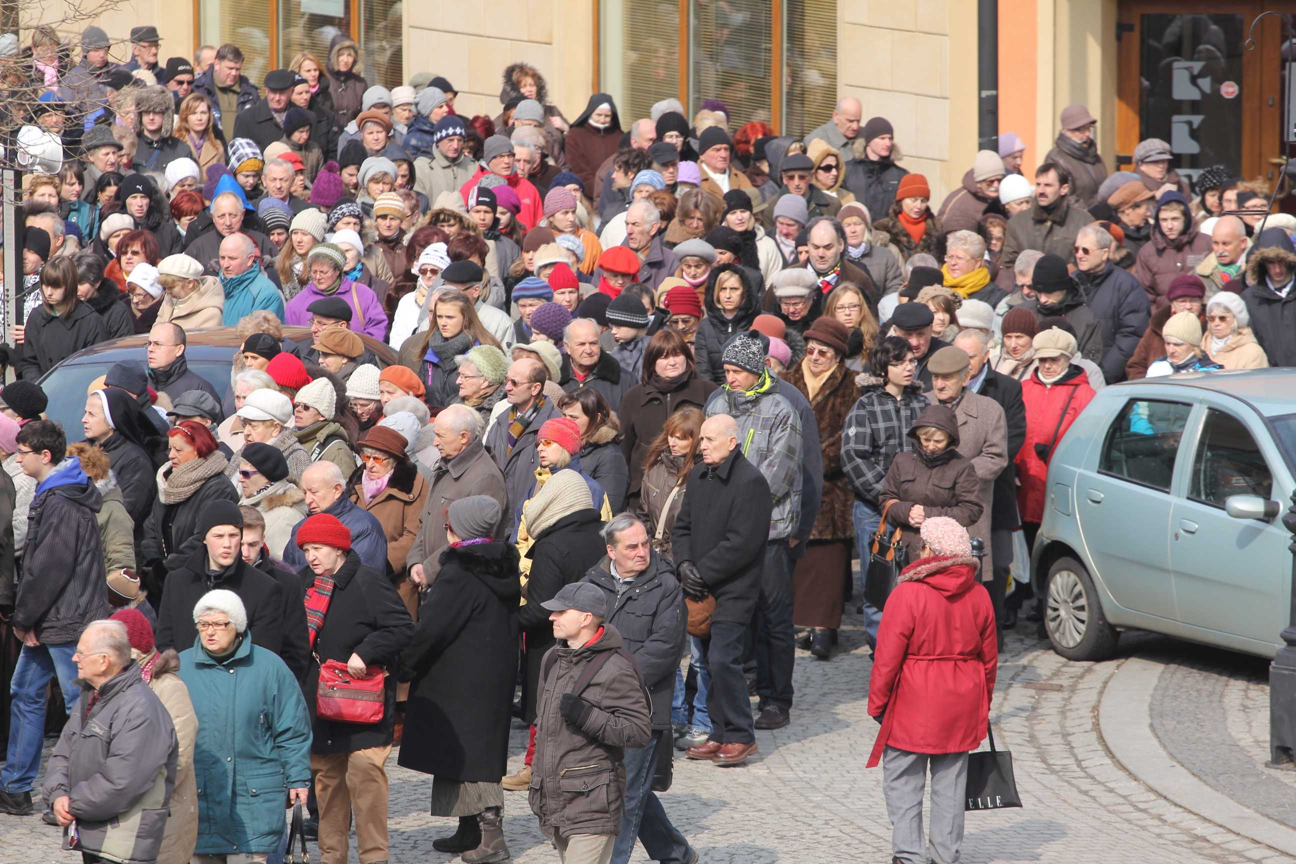 Wielki Piątek. W tym roku bez Drogi Krzyżowej po ulicach Legnicy