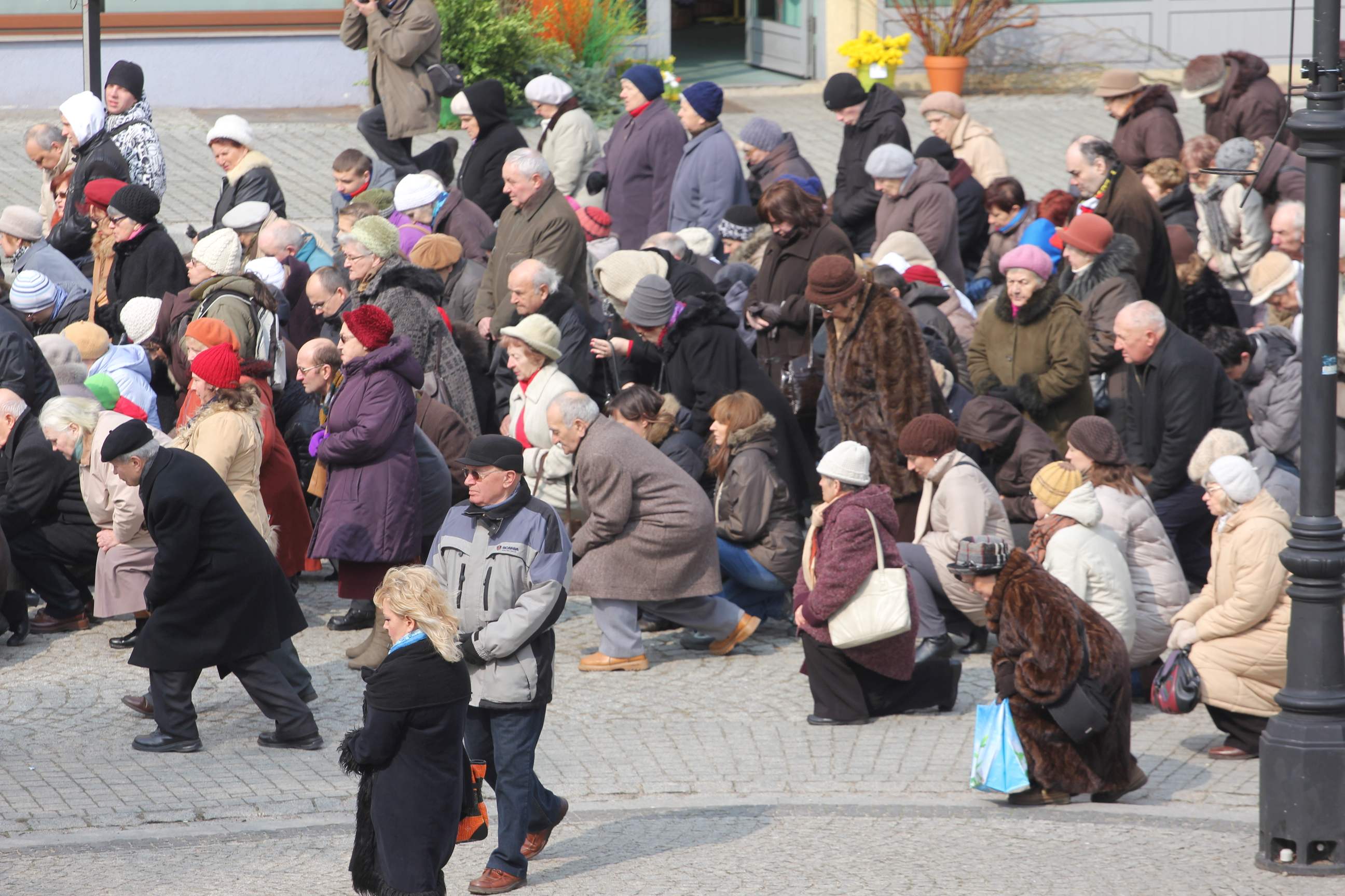 Wielki Piątek. W tym roku bez Drogi Krzyżowej po ulicach Legnicy