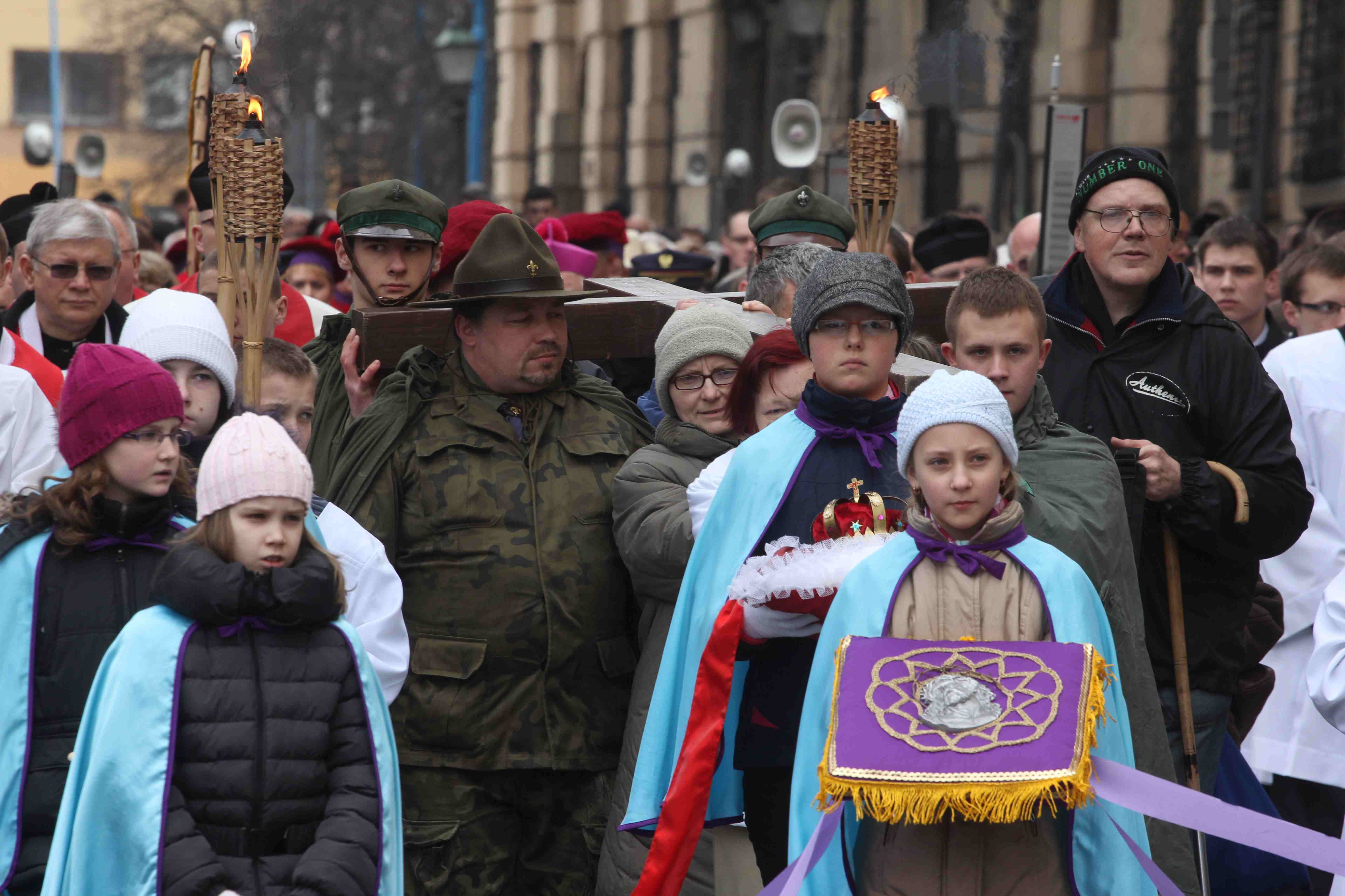 Wielki Piątek. W tym roku bez Drogi Krzyżowej po ulicach Legnicy