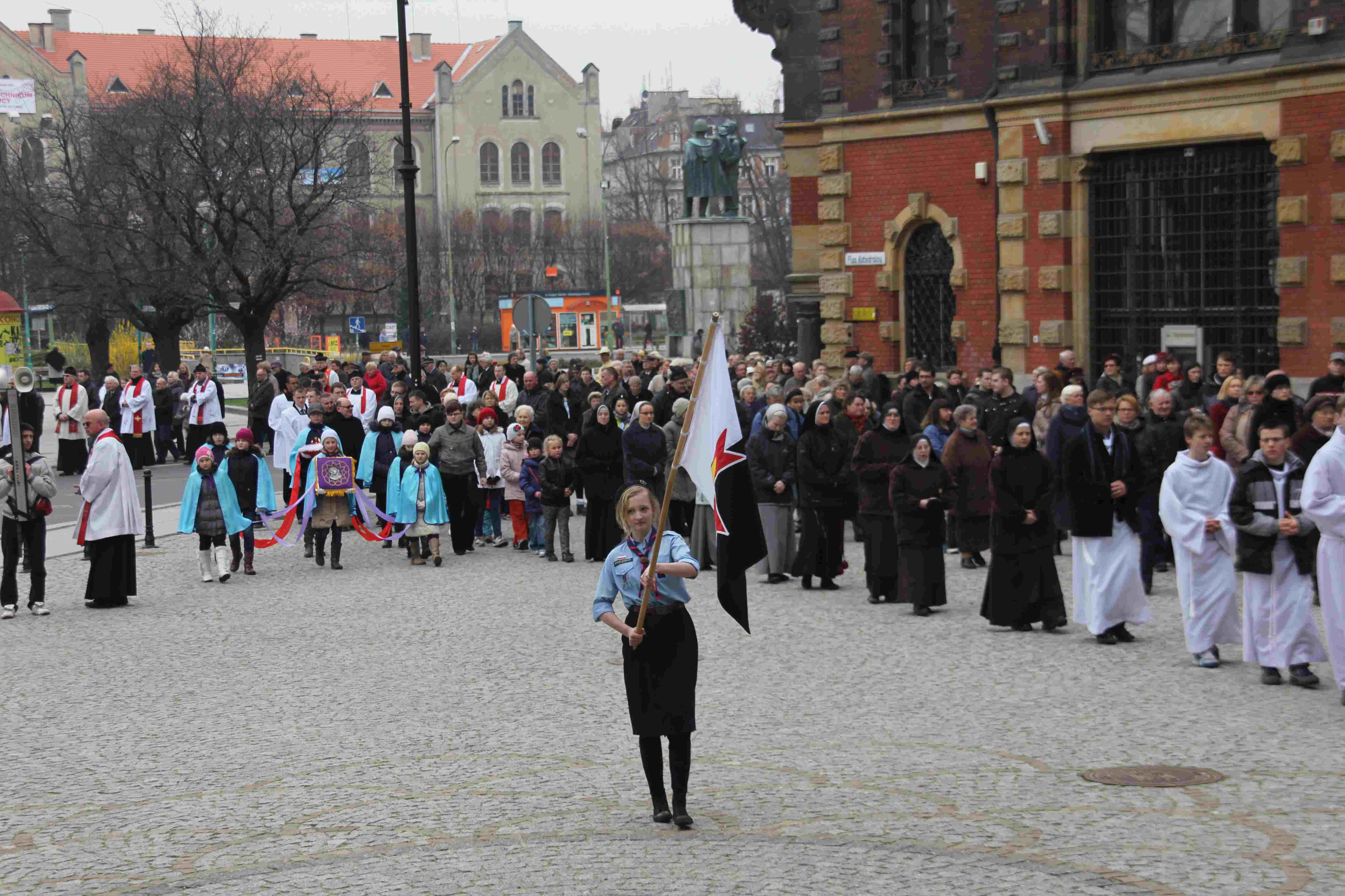 Wielki Piątek. W tym roku bez Drogi Krzyżowej po ulicach Legnicy