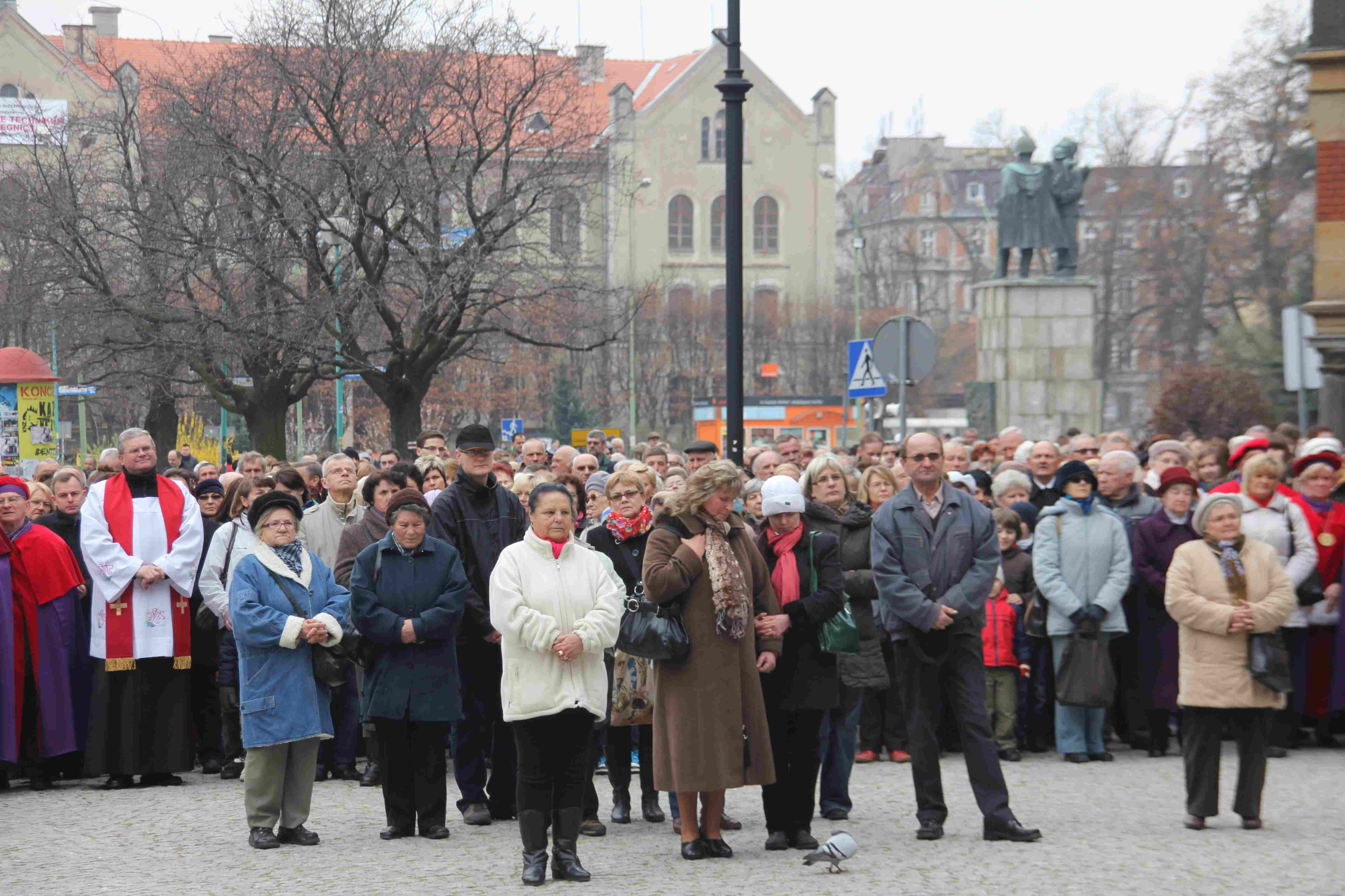 Wielki Piątek. W tym roku bez Drogi Krzyżowej po ulicach Legnicy