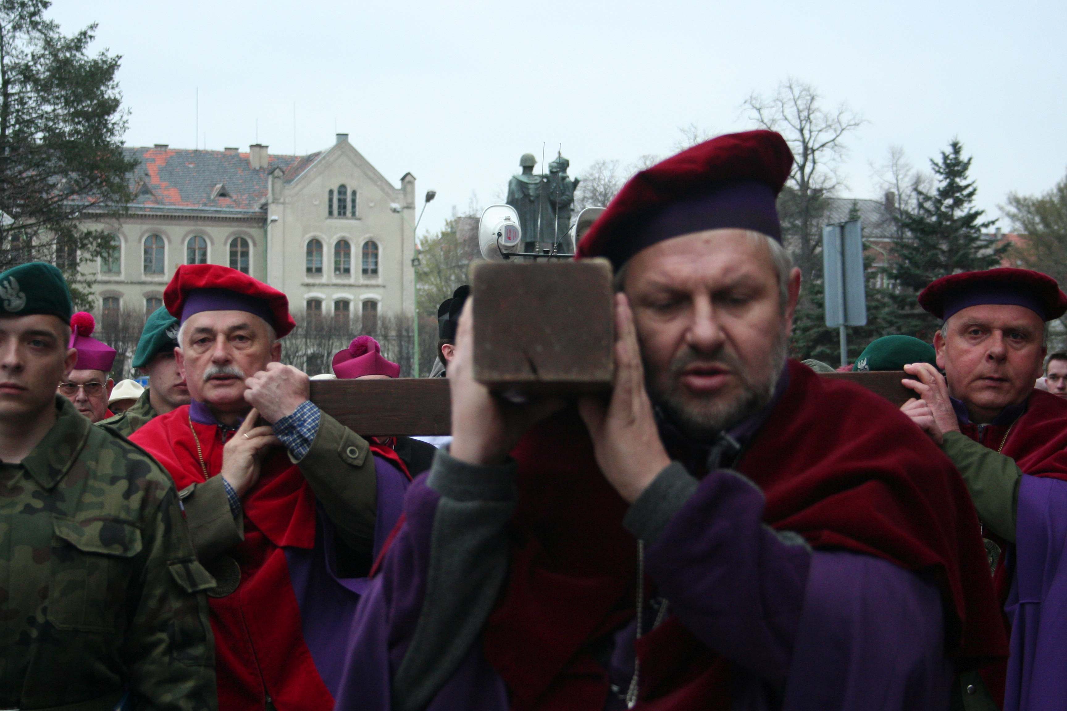 Wielki Piątek. W tym roku bez Drogi Krzyżowej po ulicach Legnicy