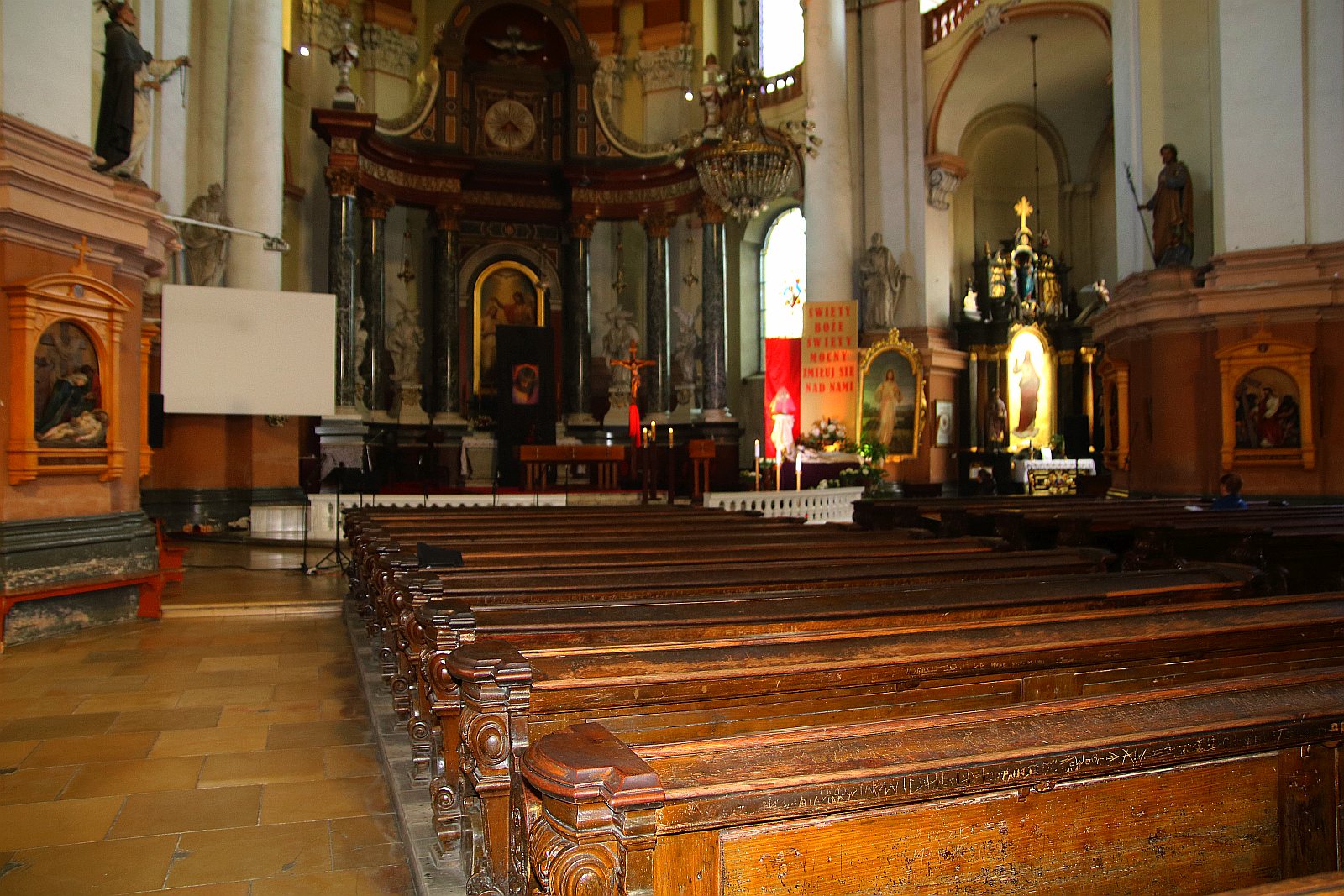 Groby Pańskie w legnickich kościołach w okresie koronawirusa
