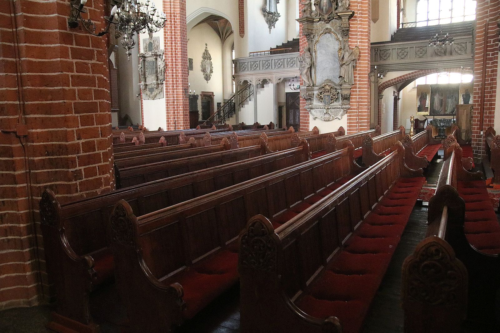 Groby Pańskie w legnickich kościołach w okresie koronawirusa
