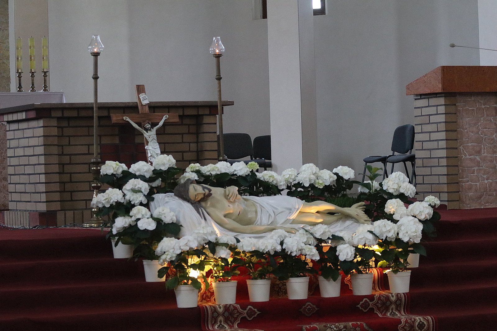 Groby Pańskie w legnickich kościołach w okresie koronawirusa
