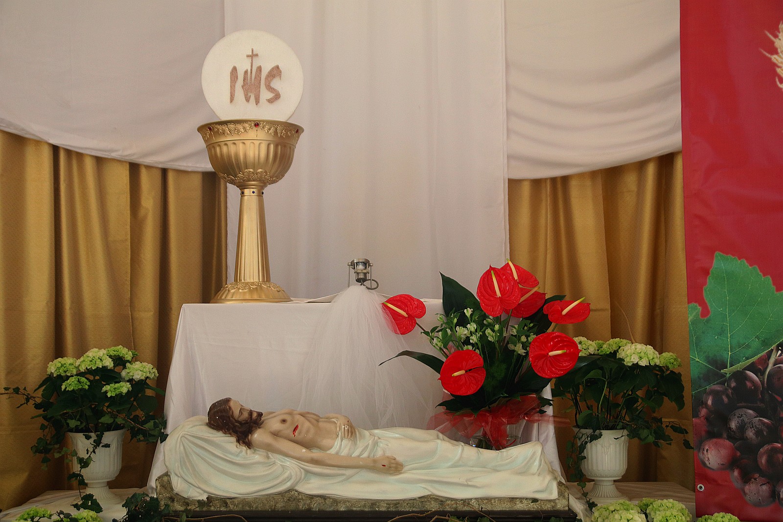 Groby Pańskie w legnickich kościołach w okresie koronawirusa
