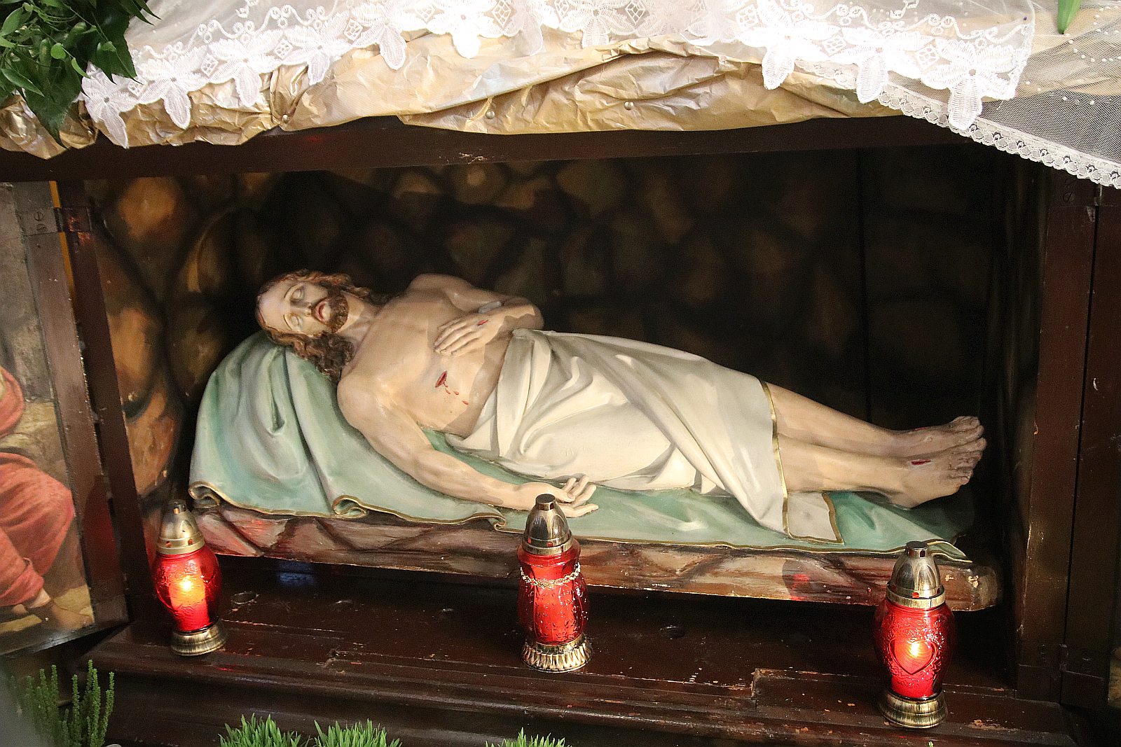 Groby Pańskie w legnickich kościołach w okresie koronawirusa
