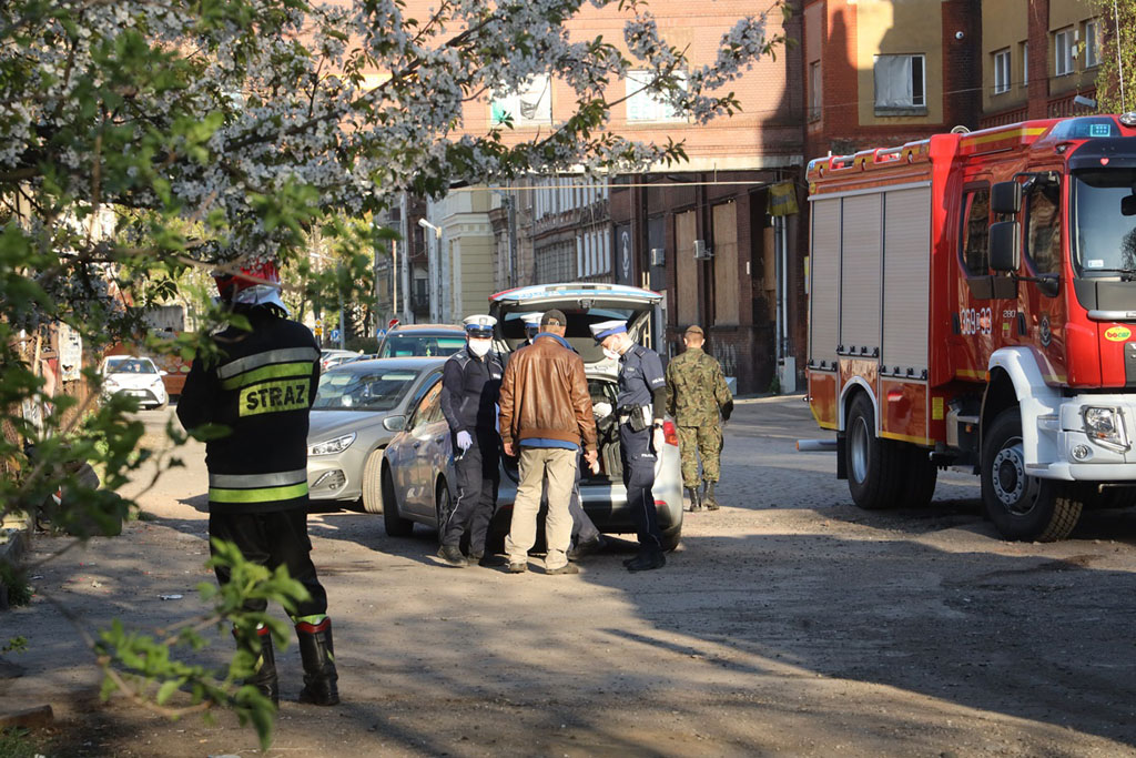 Gęsty, czarny dym unosił się nad Legnicą. Płonęły opony