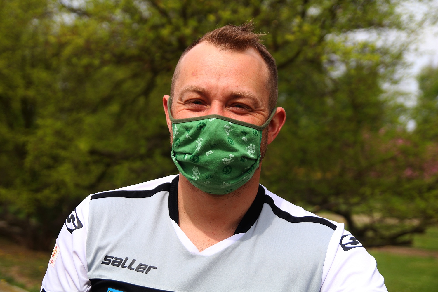 Legniczanie chodzą w maseczkach po ulicach naszego miasta	