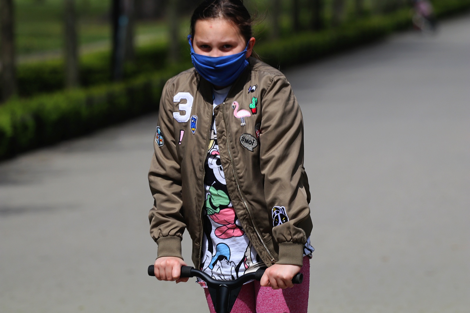 Legniczanie chodzą w maseczkach po ulicach naszego miasta	