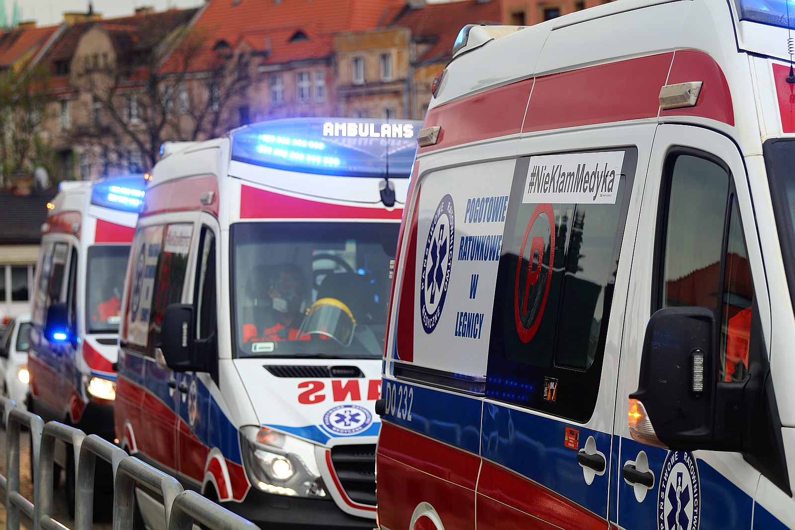 Ratownicy „podziękowali” oklaskami dyrektor pogotowia