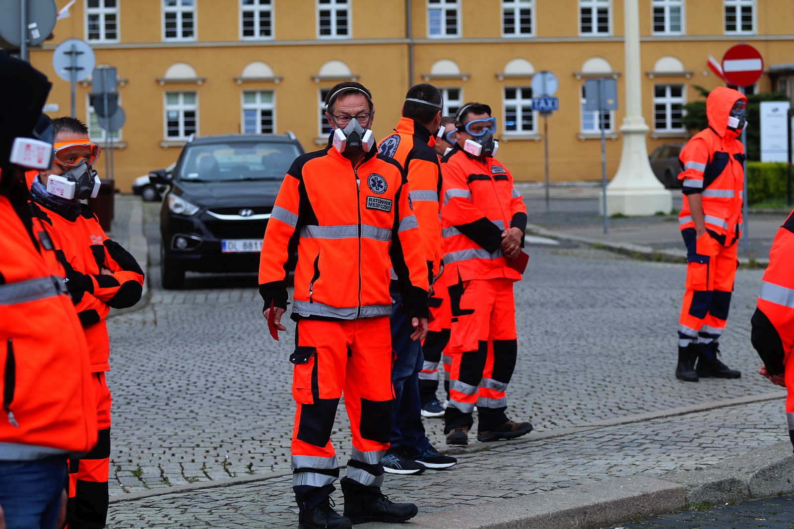 Ratownicy „podziękowali” oklaskami dyrektor pogotowia