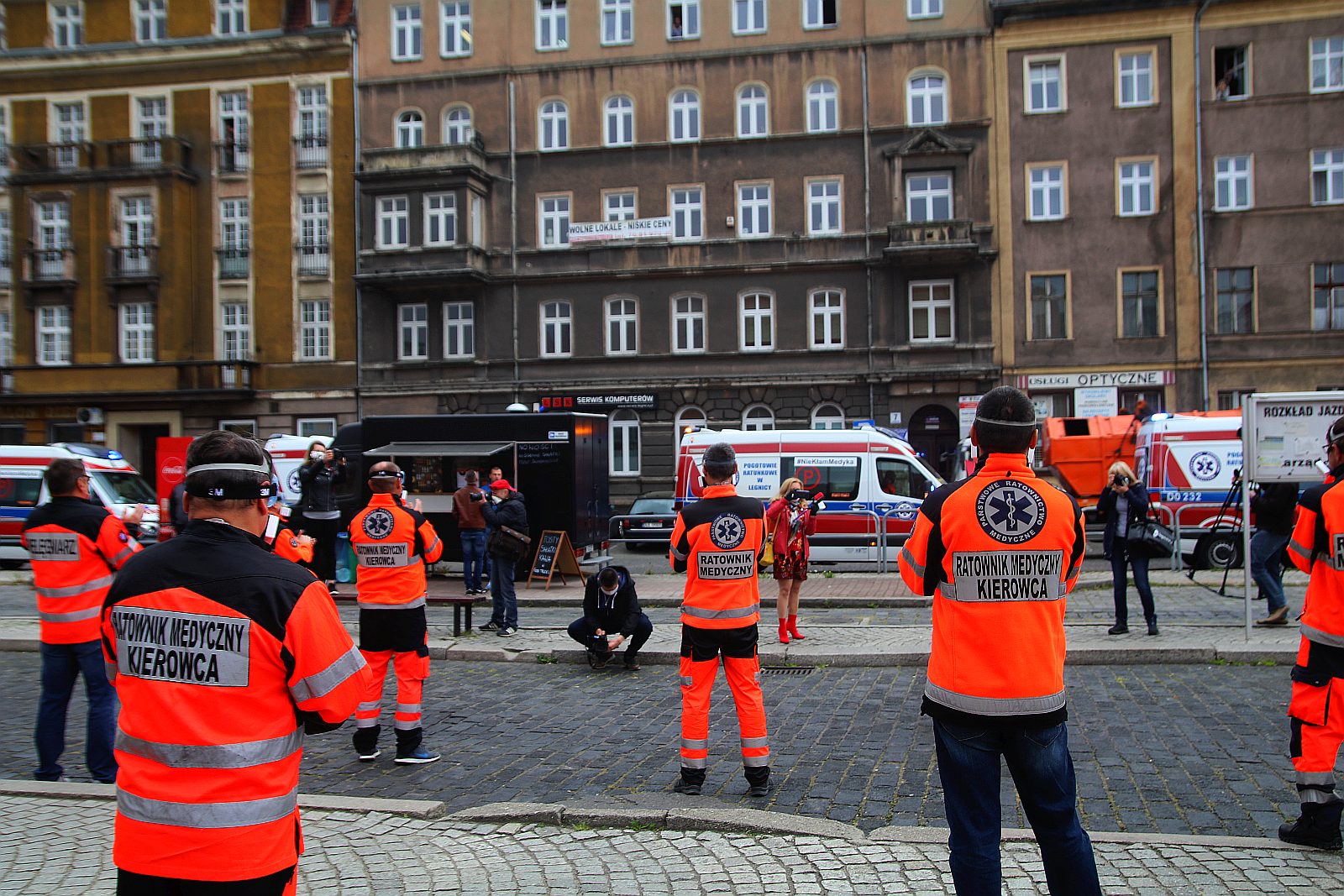 Ratownicy „podziękowali” oklaskami dyrektor pogotowia