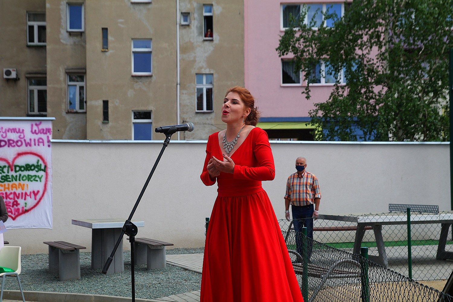 Wiosenny Koncert Podwórkowy ze Świetlicy Terapeutycznej