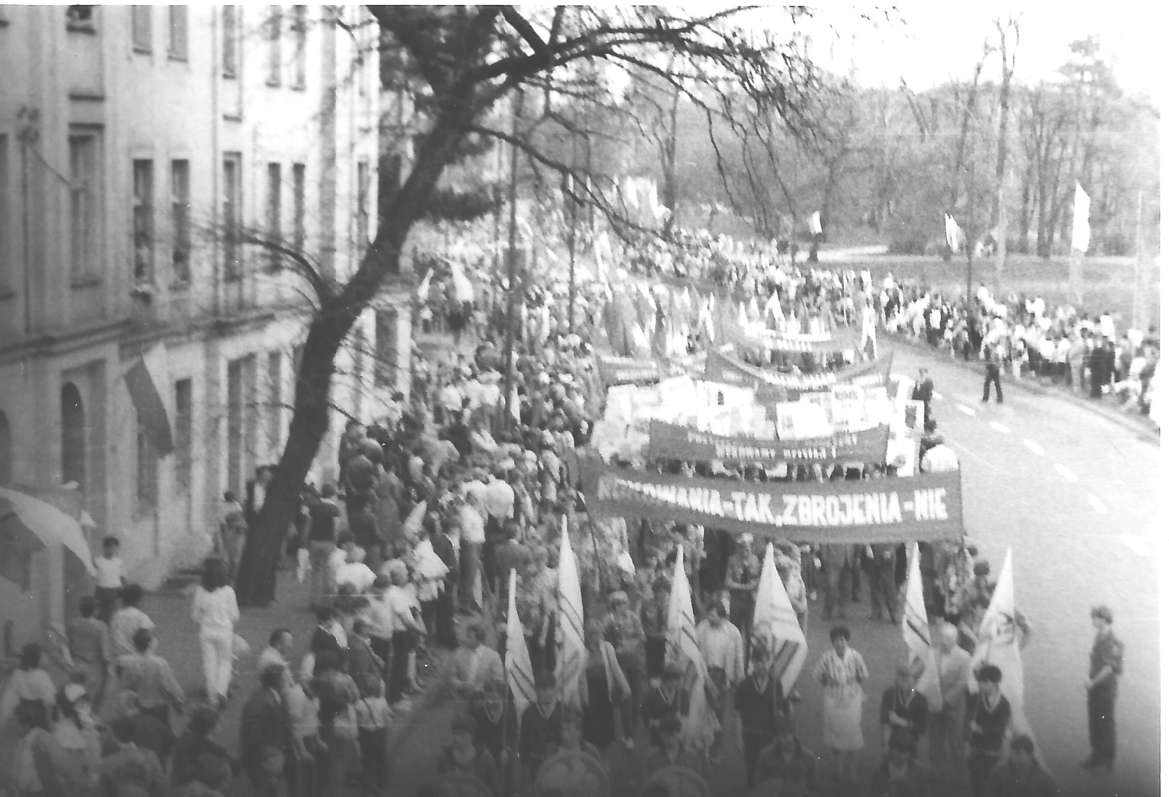 Pierwszy maja w Legnicy - archiwalne zdjęcia czytelników