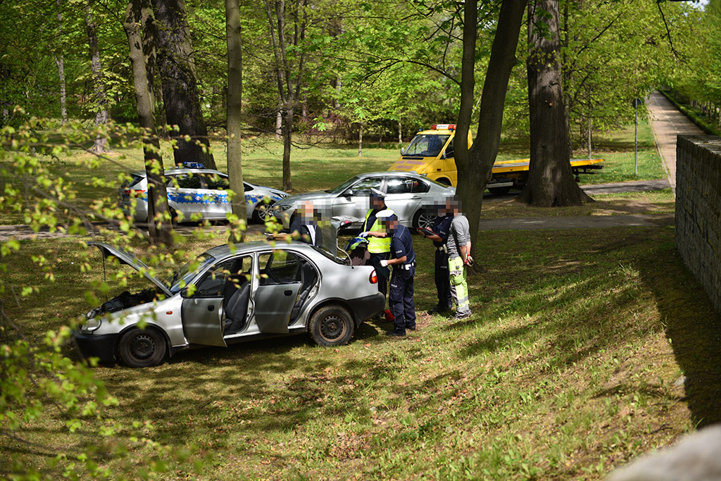Policja ścigała Daewoo Lanosa ulicami miasta