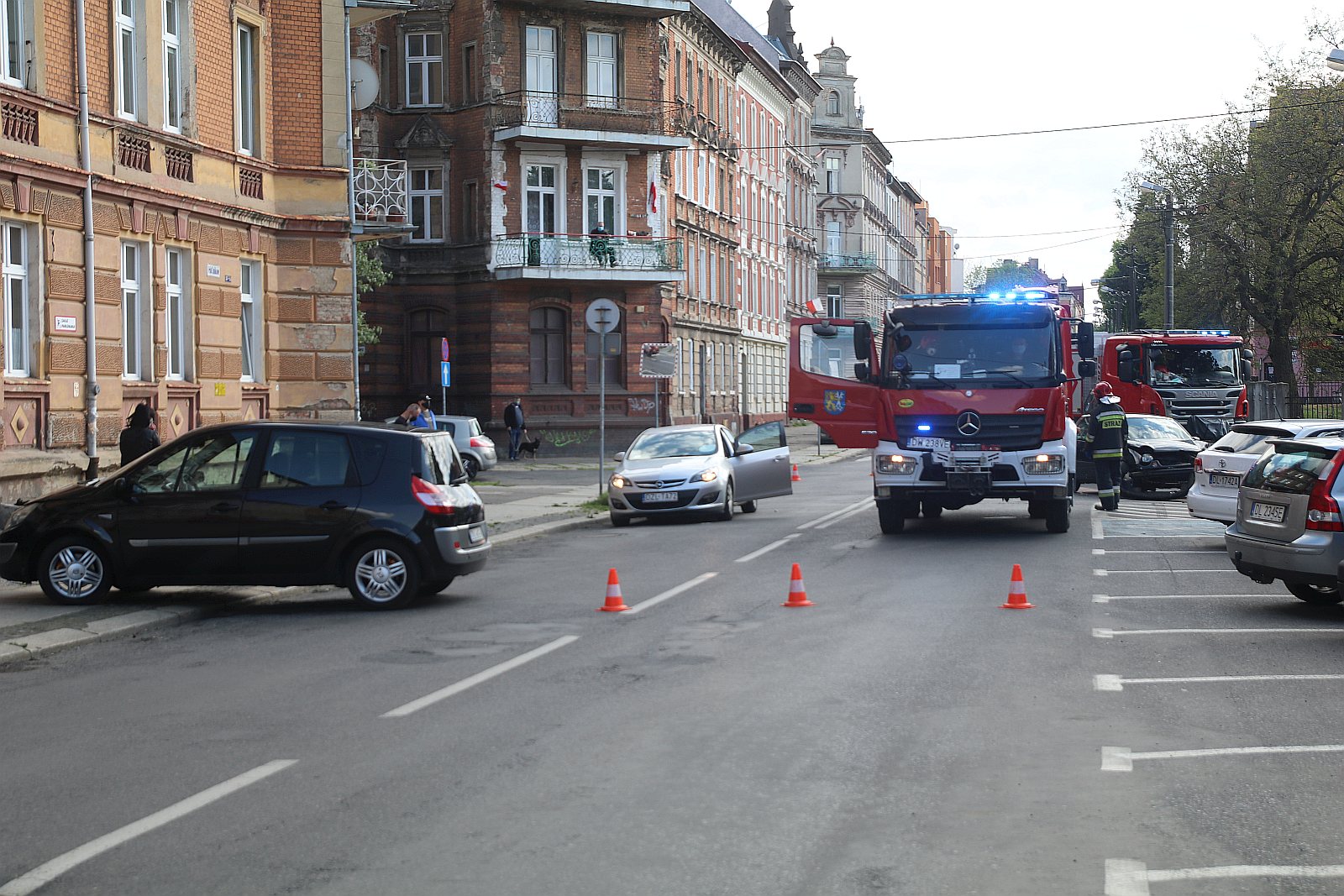 Wypadek na ulicy Hutników. Jedna osoba ranna