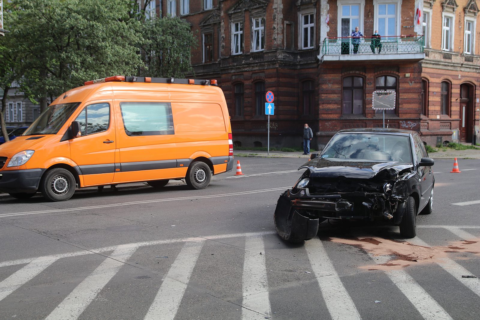 Wypadek na ulicy Hutników. Jedna osoba ranna
