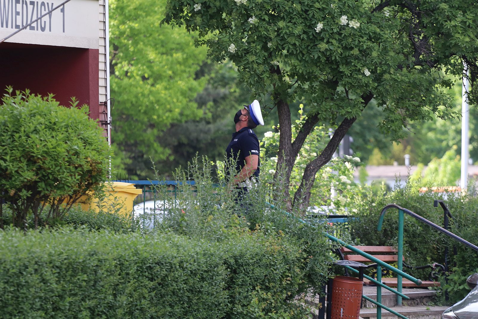 Policyjni antyterroryści poszukują sprawcy strzelaniny