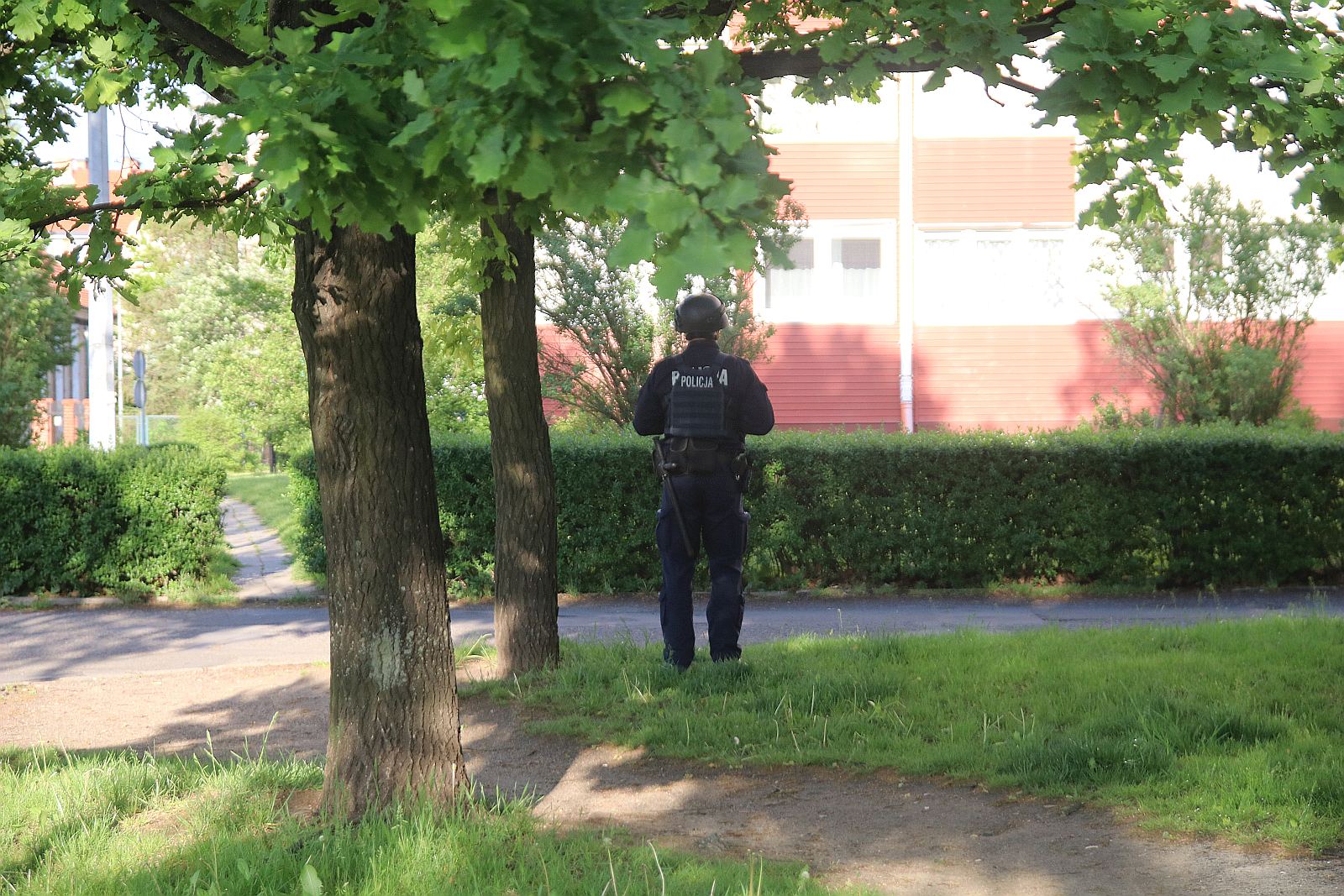 Policyjni antyterroryści poszukują sprawcy strzelaniny