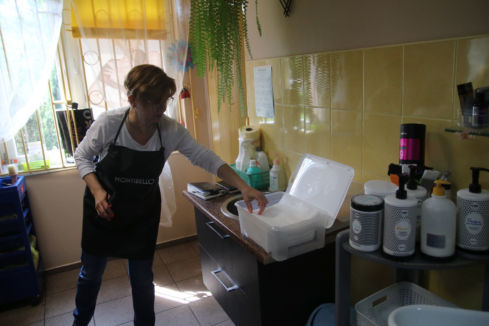 Zakłady fryzjerskie otwarte z zachowaniem środków higieny