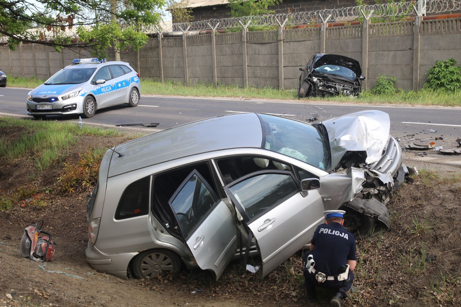 Zderzenie czołowe. Kierowca zasnął za kierownicą