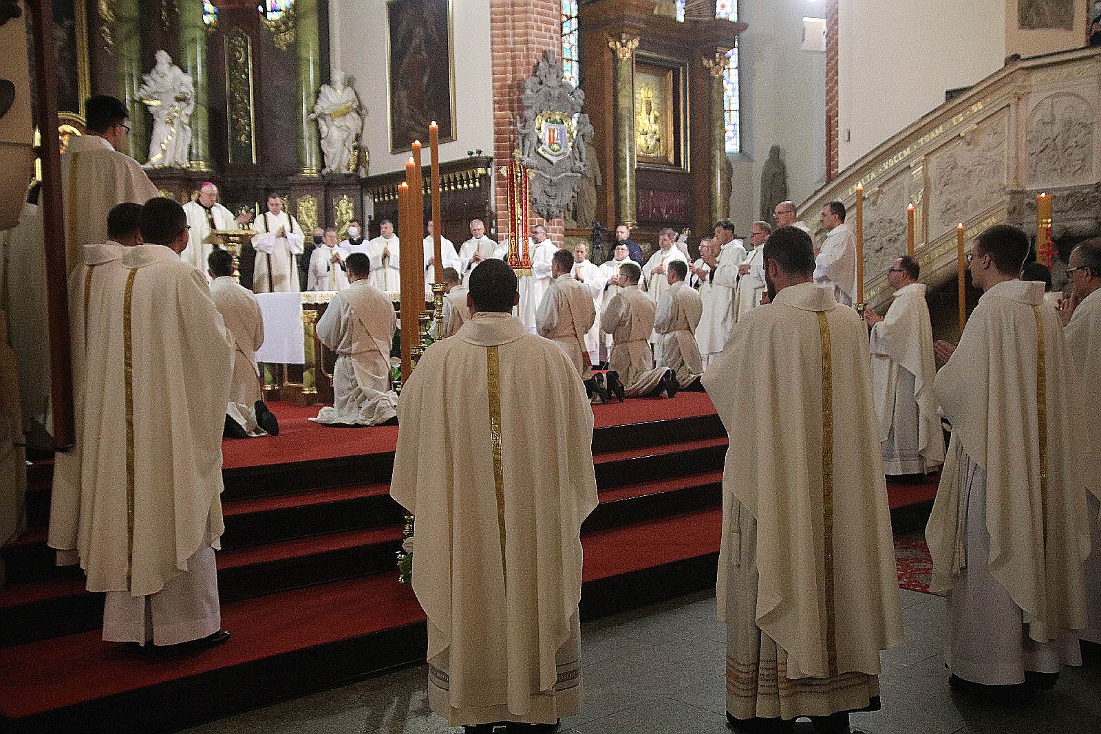 Święcenia w katedrze. Diecezja ma sześciu nowych księży