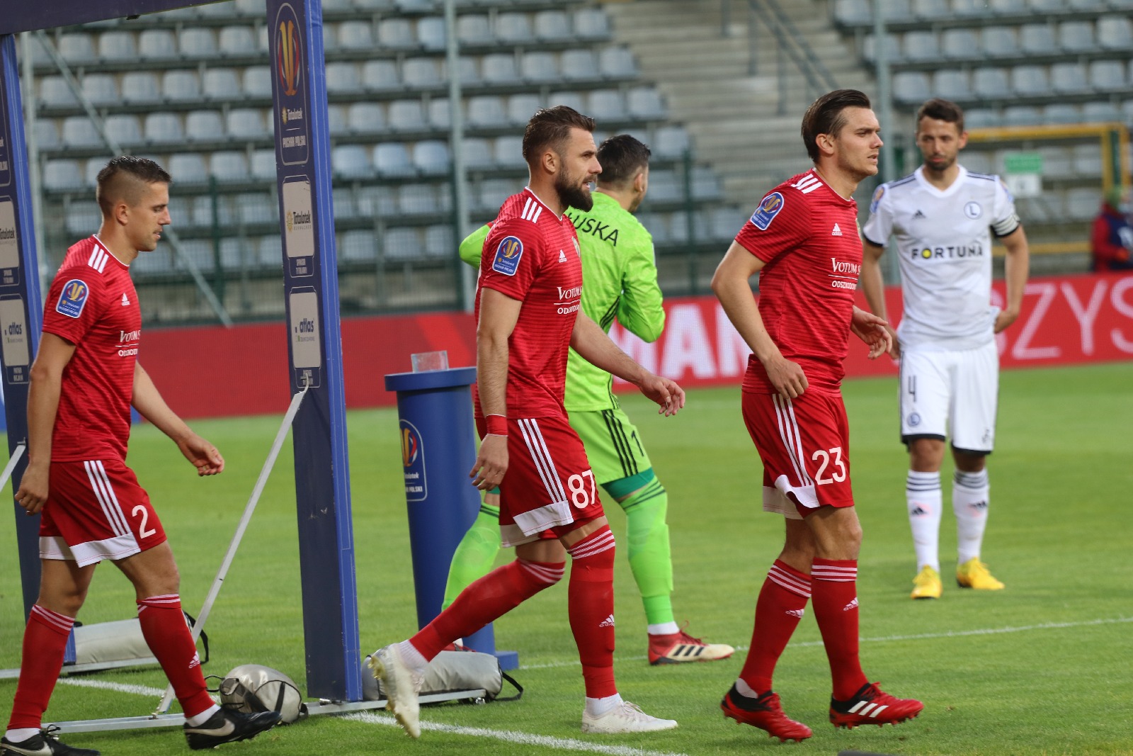 Miedź za burtą Pucharu Polski. Legia Warszawa gra dalej