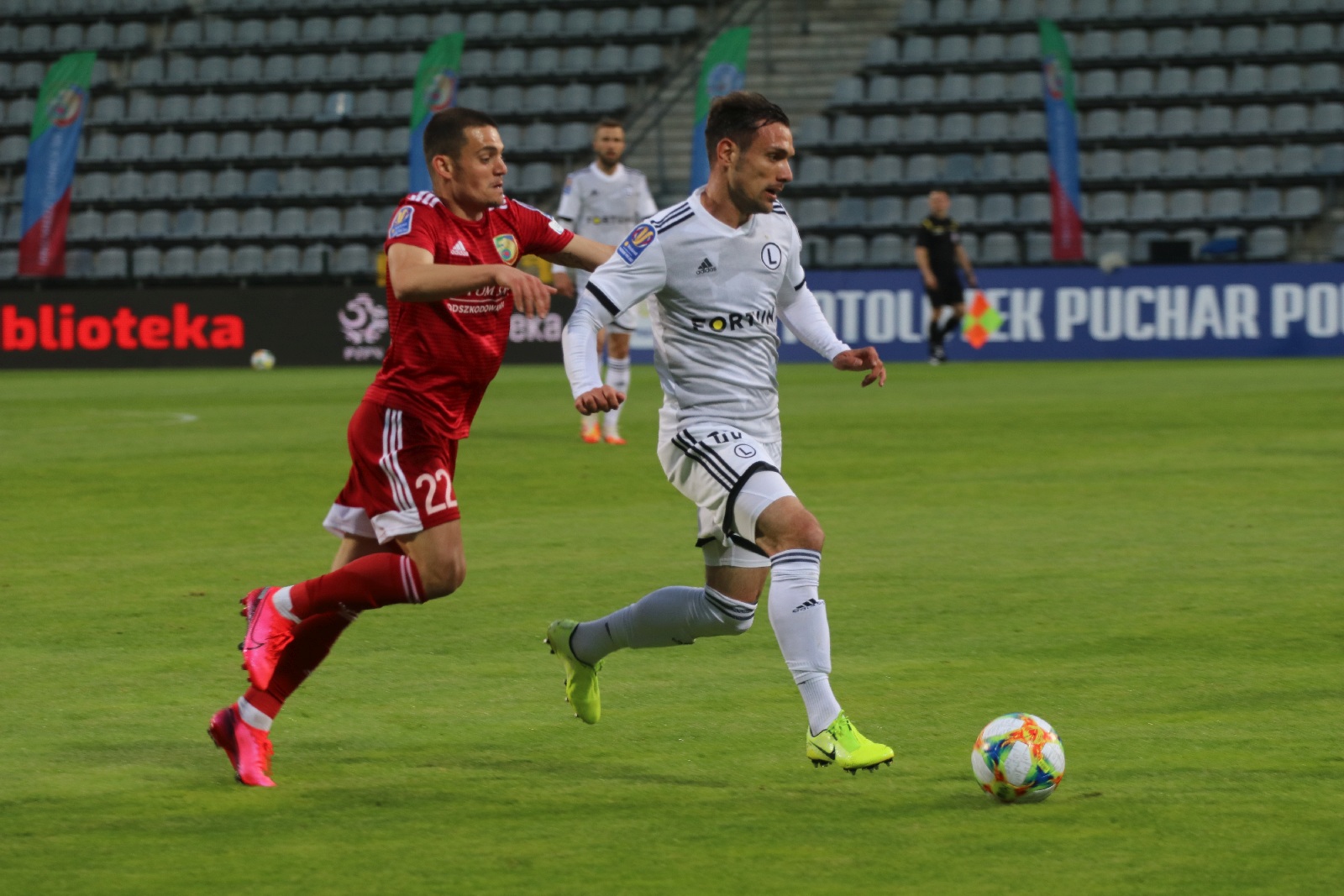 Miedź za burtą Pucharu Polski. Legia Warszawa gra dalej