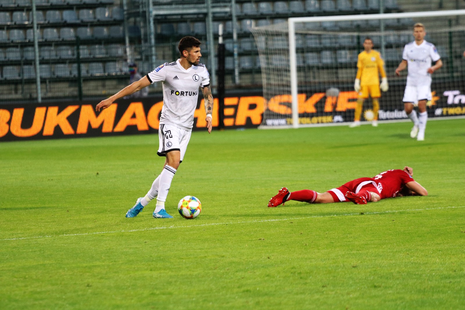 Miedź za burtą Pucharu Polski. Legia Warszawa gra dalej