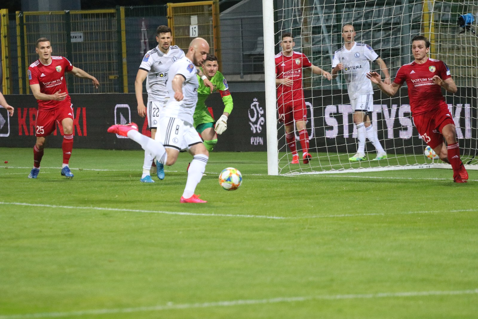 Miedź za burtą Pucharu Polski. Legia Warszawa gra dalej