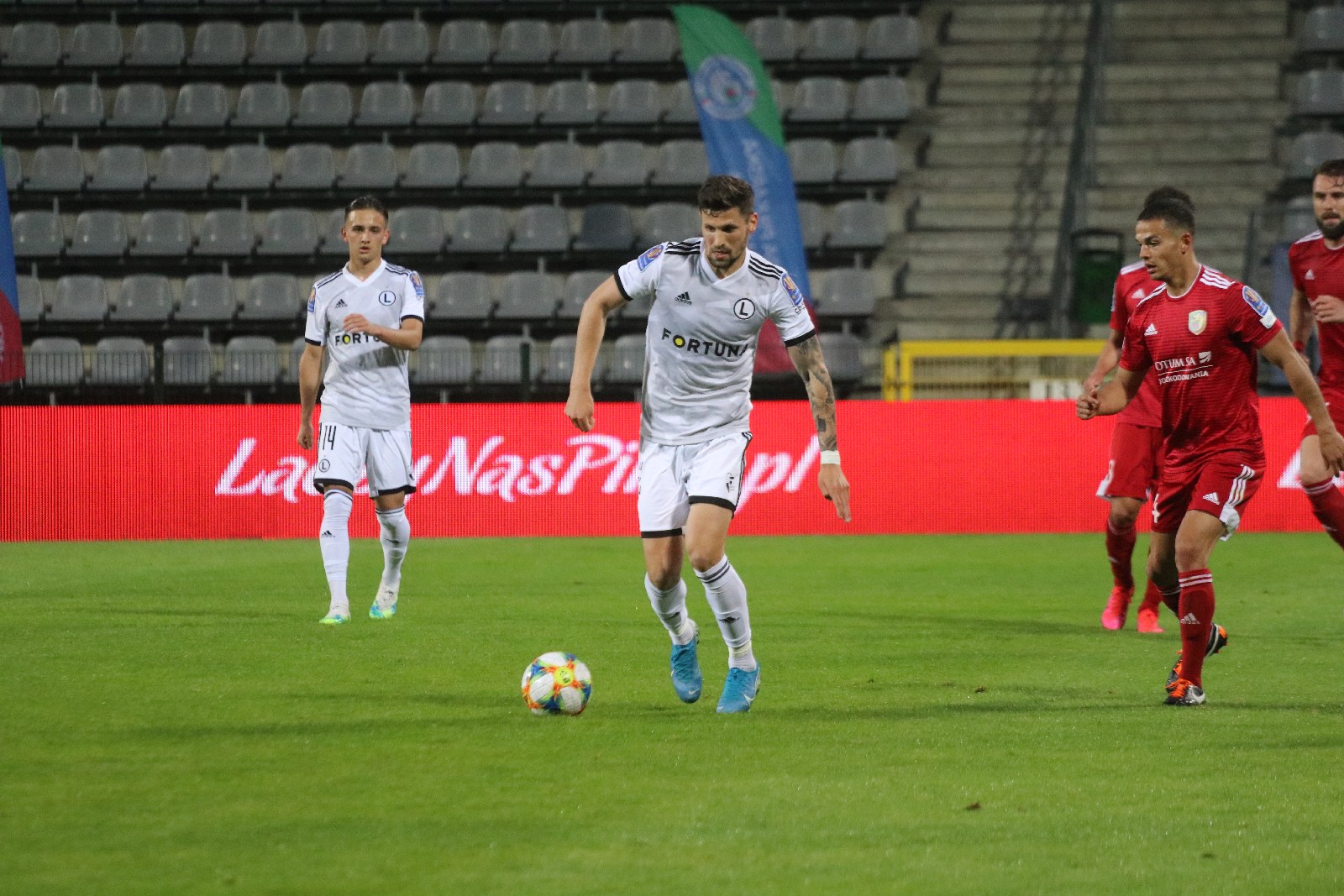 Miedź za burtą Pucharu Polski. Legia Warszawa gra dalej