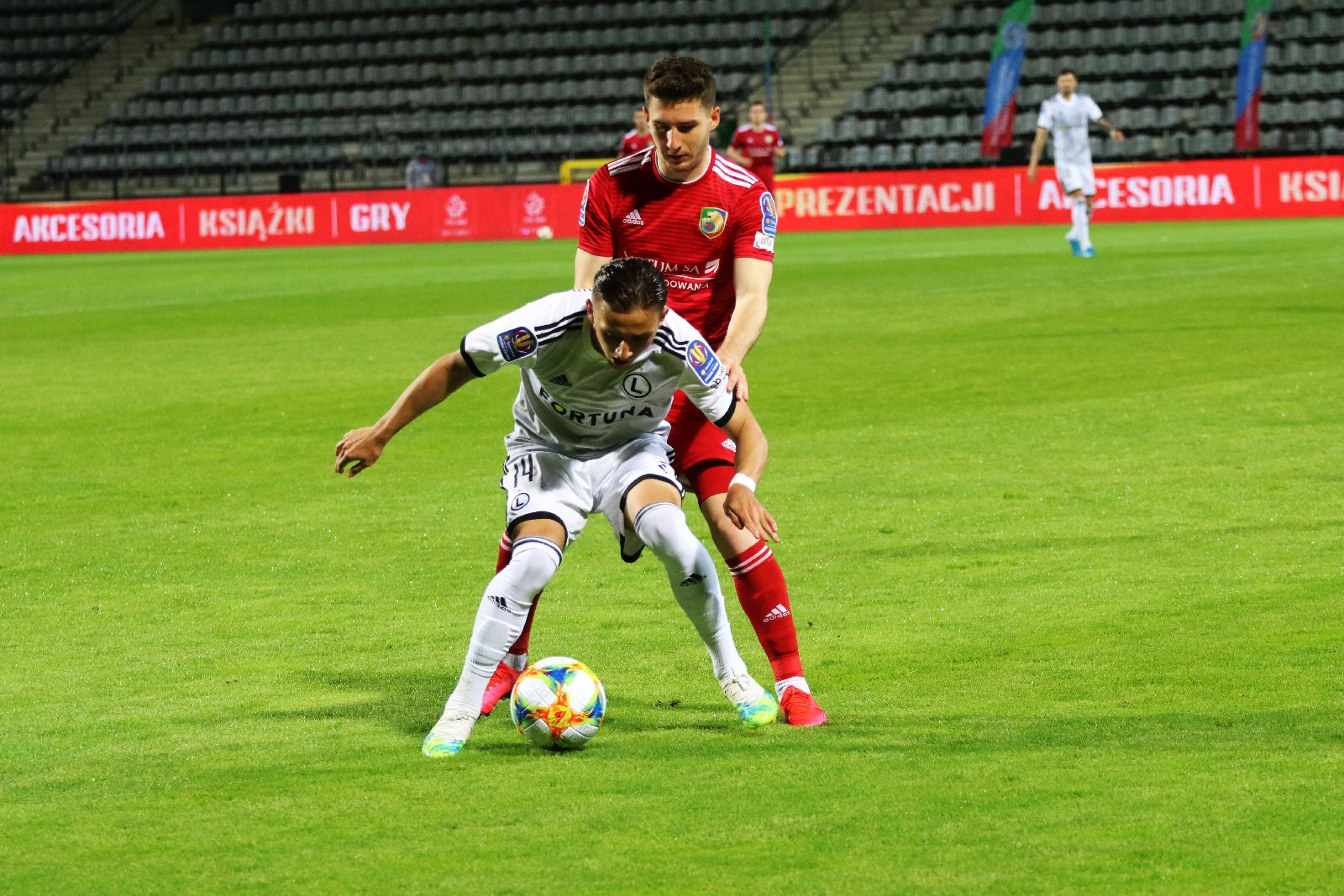 Miedź za burtą Pucharu Polski. Legia Warszawa gra dalej