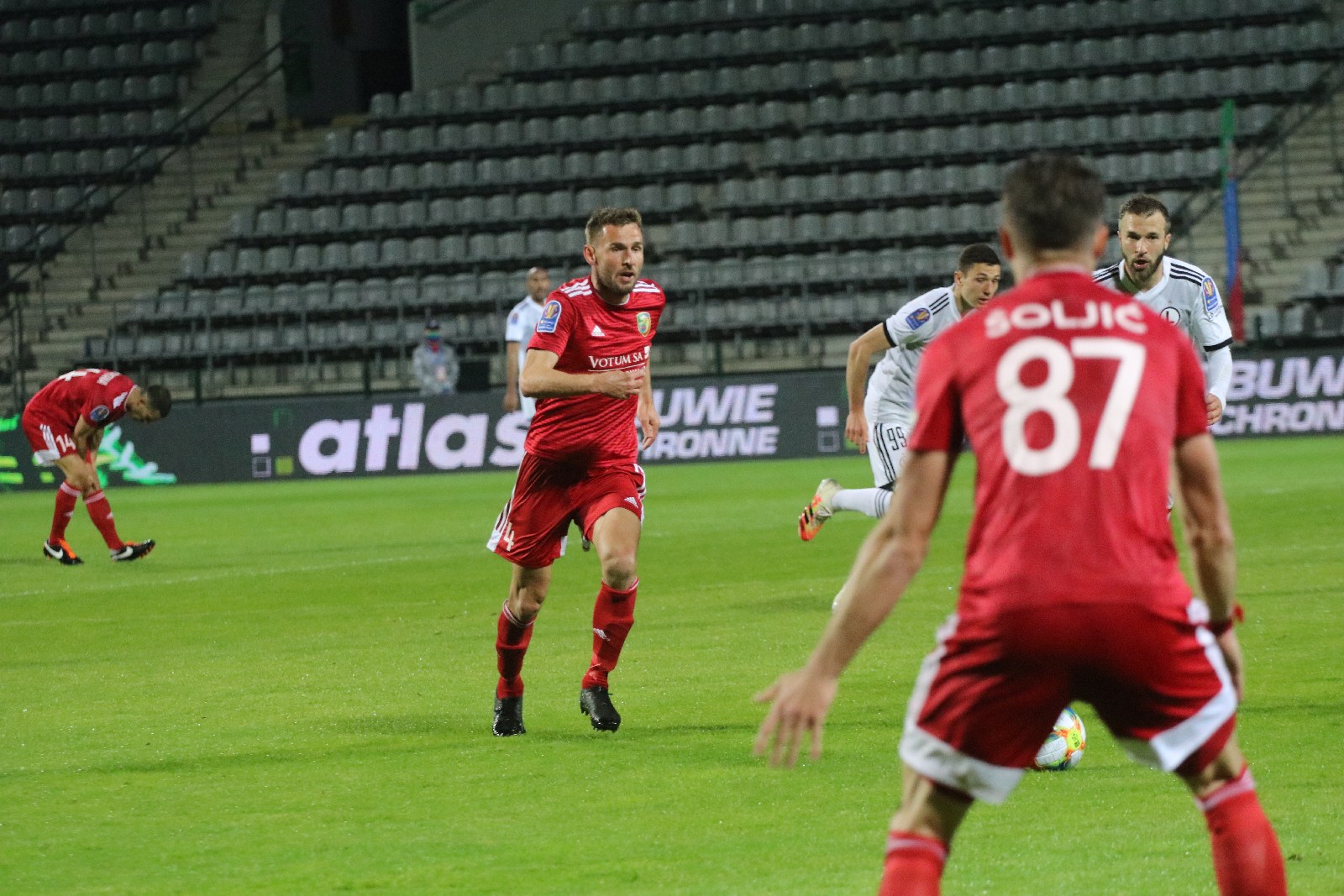 Miedź za burtą Pucharu Polski. Legia Warszawa gra dalej