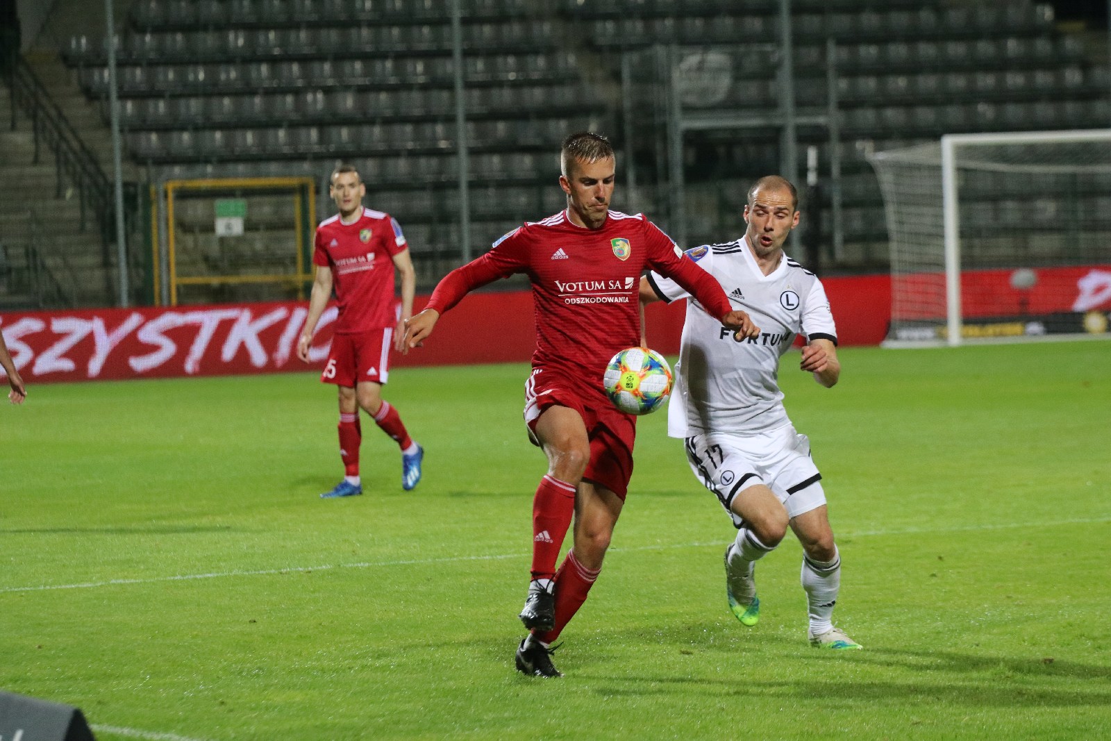 Miedź za burtą Pucharu Polski. Legia Warszawa gra dalej