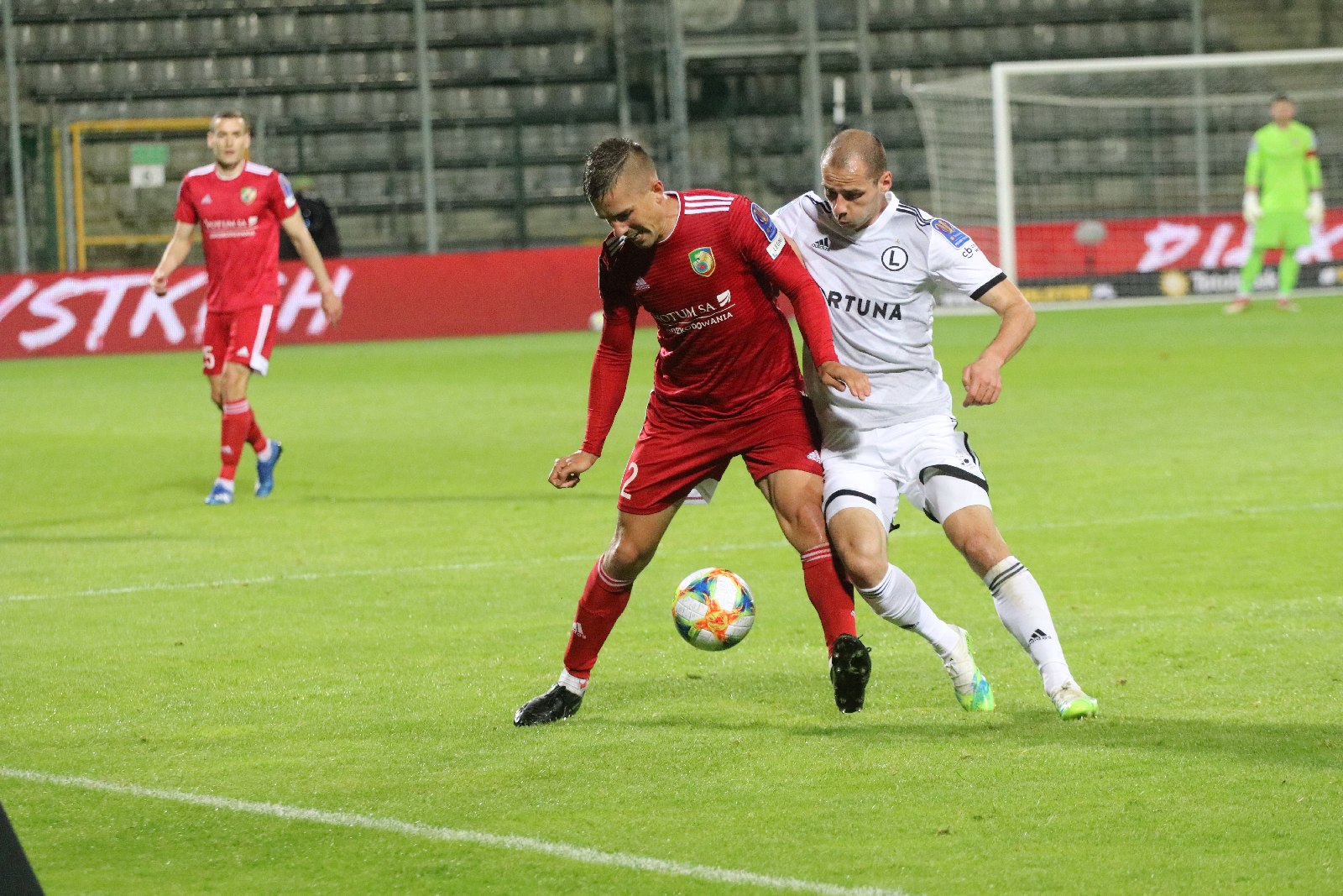Miedź za burtą Pucharu Polski. Legia Warszawa gra dalej