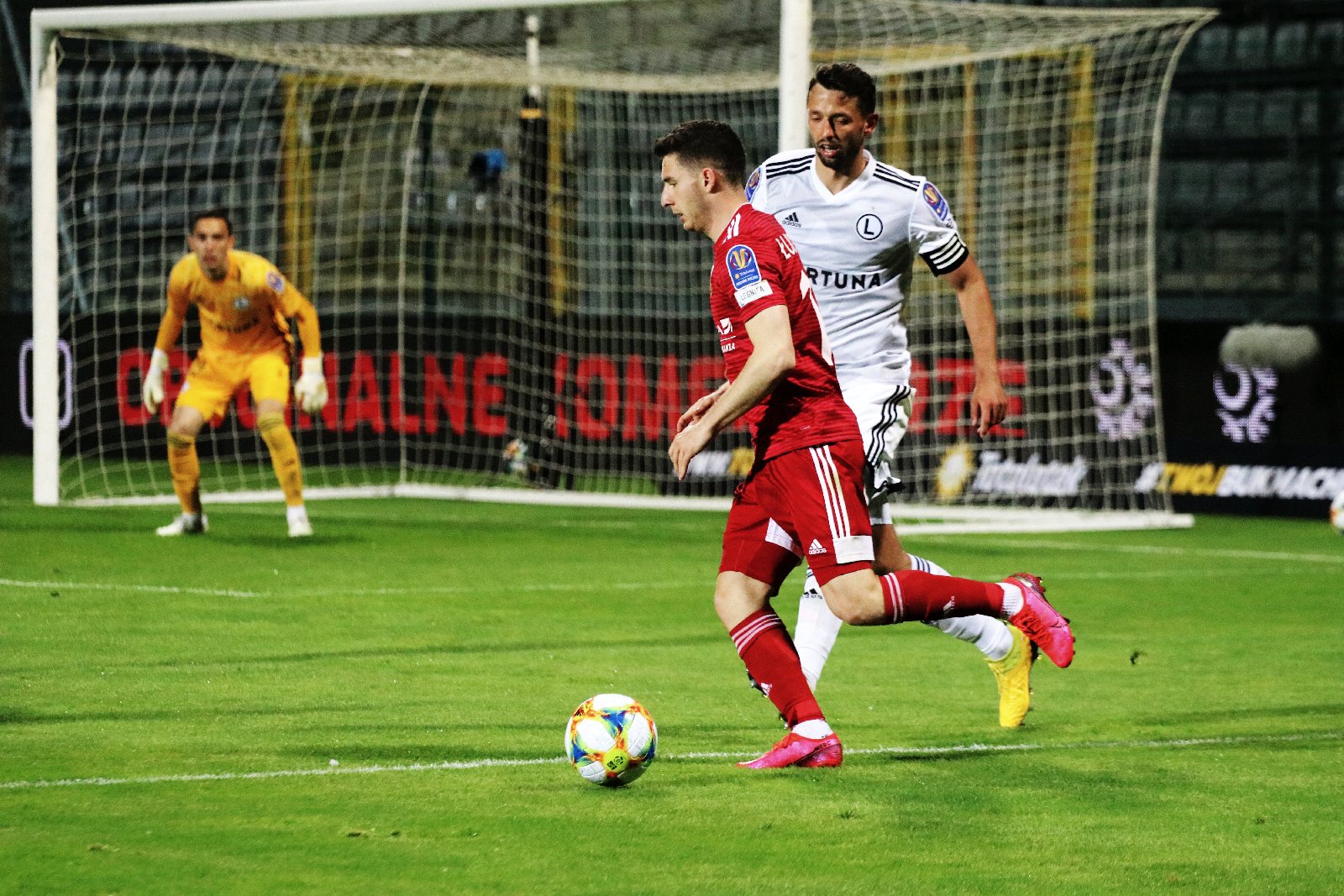Miedź za burtą Pucharu Polski. Legia Warszawa gra dalej