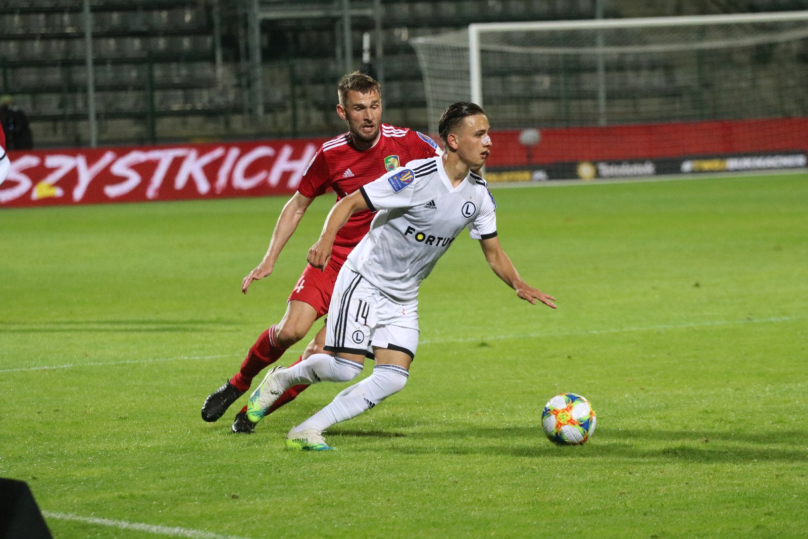 Miedź za burtą Pucharu Polski. Legia Warszawa gra dalej