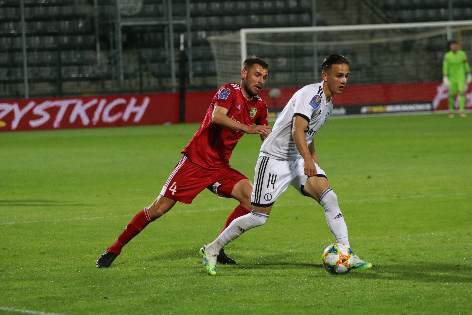 Miedź za burtą Pucharu Polski. Legia Warszawa gra dalej