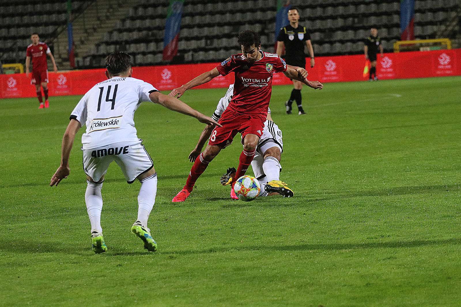 Miedź za burtą Pucharu Polski. Legia Warszawa gra dalej