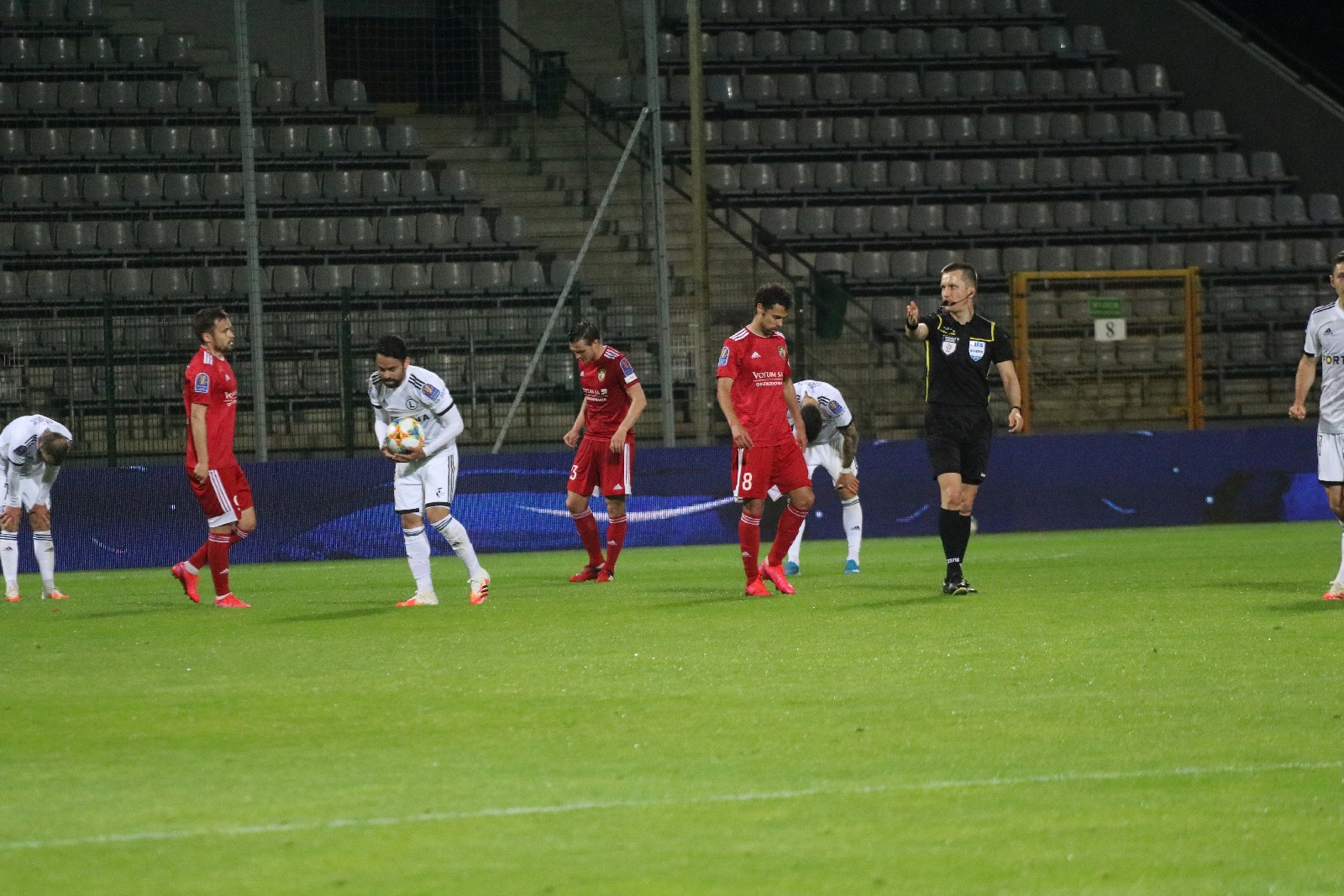 Miedź za burtą Pucharu Polski. Legia Warszawa gra dalej