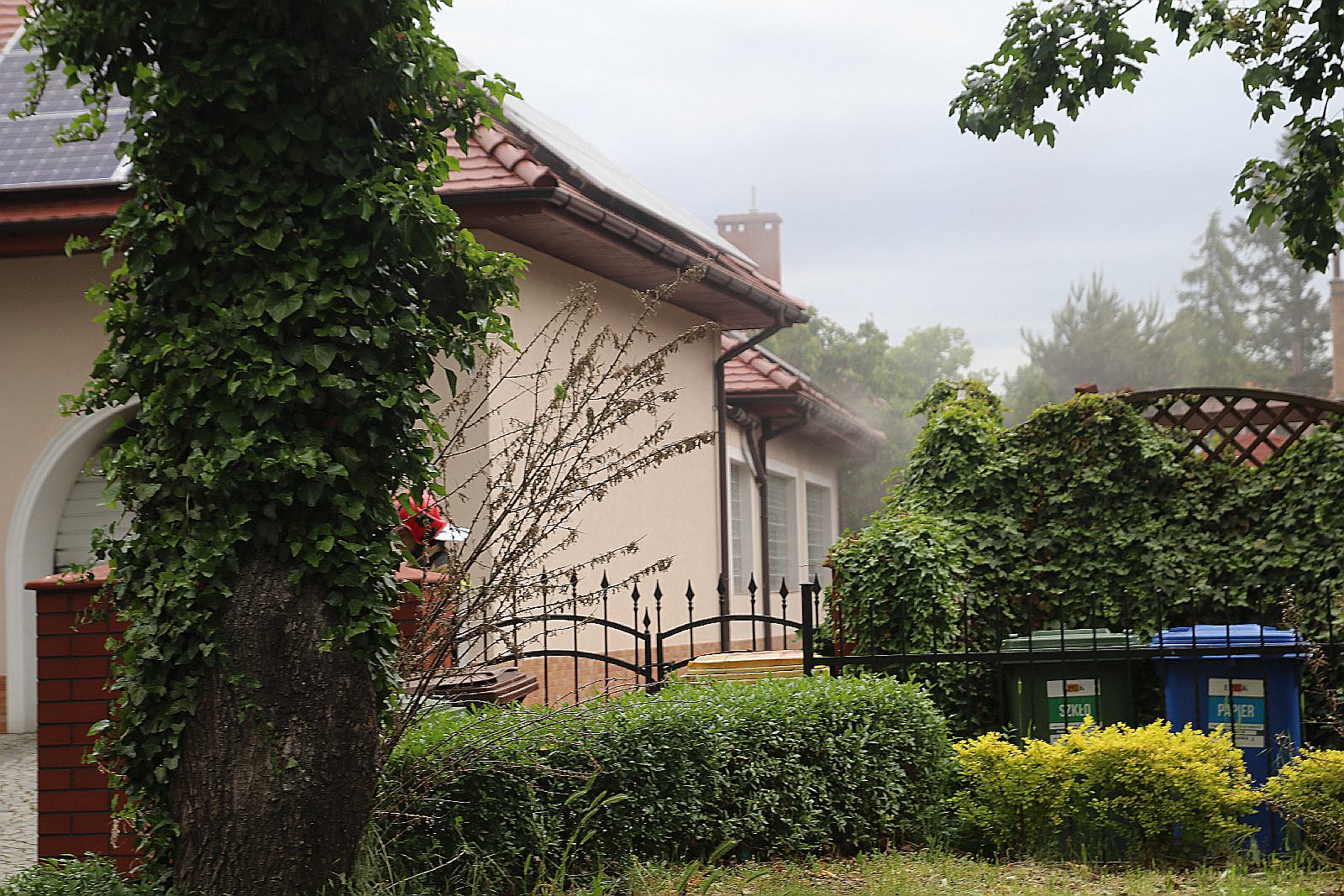 Strażacy gasili płonący garaż przy ul. Przemkowskiej