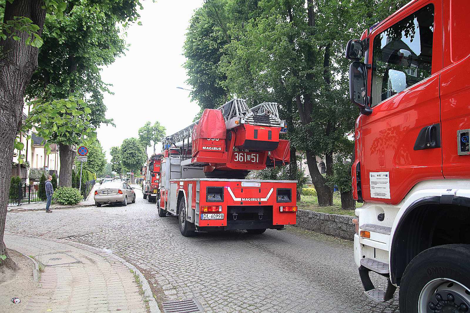 Strażacy gasili płonący garaż przy ul. Przemkowskiej