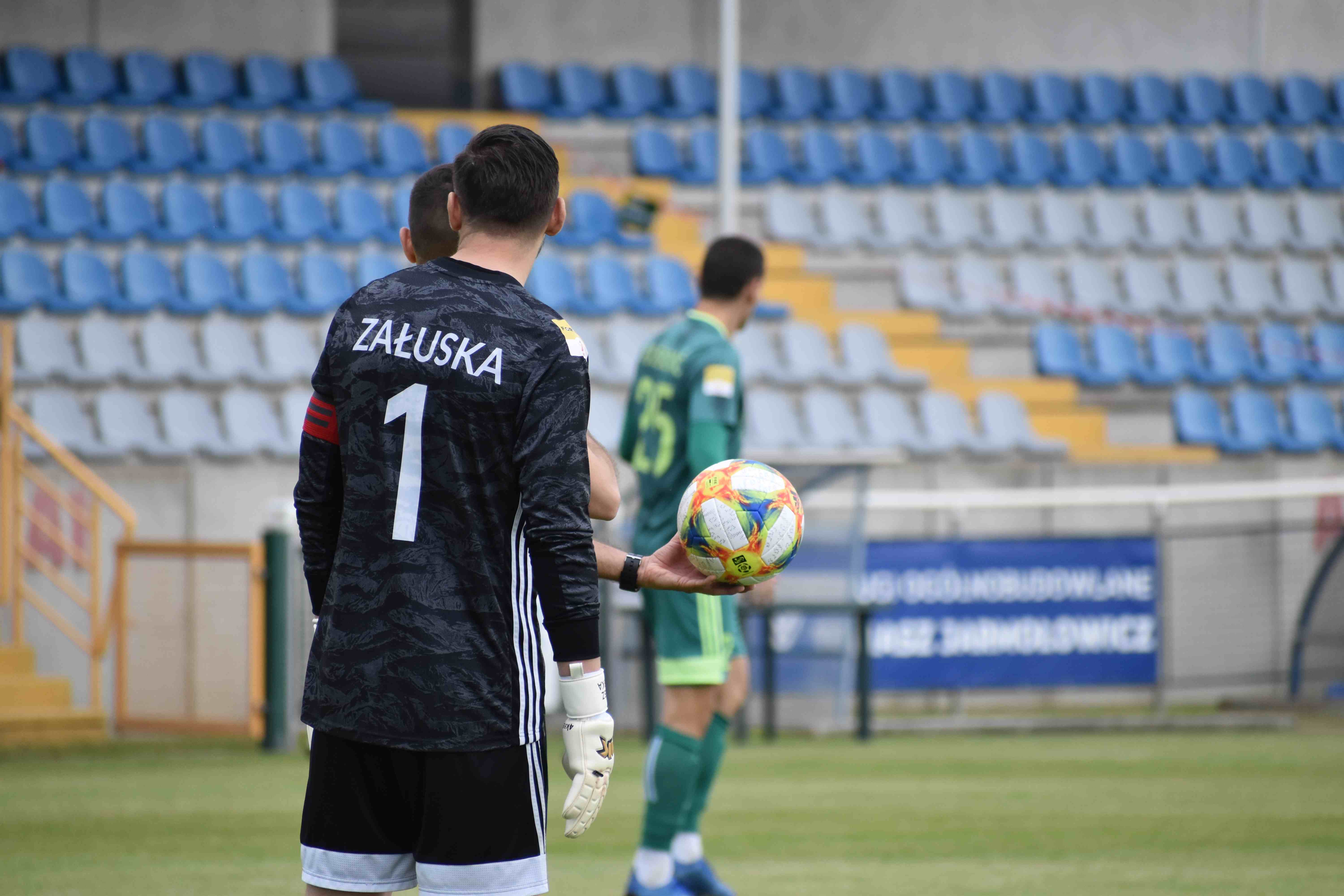 Miedź Legnica szczęśliwie remisuje z Wigrami Suwałki